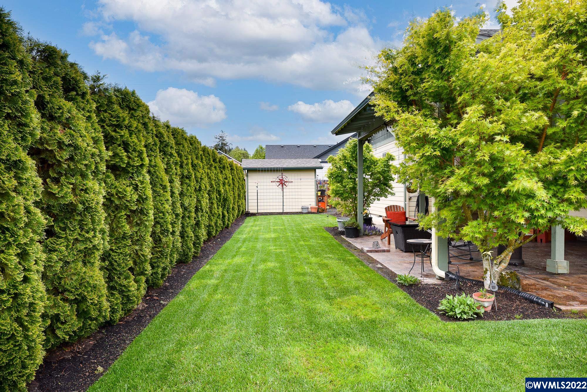 2318 Paddington Dr NW