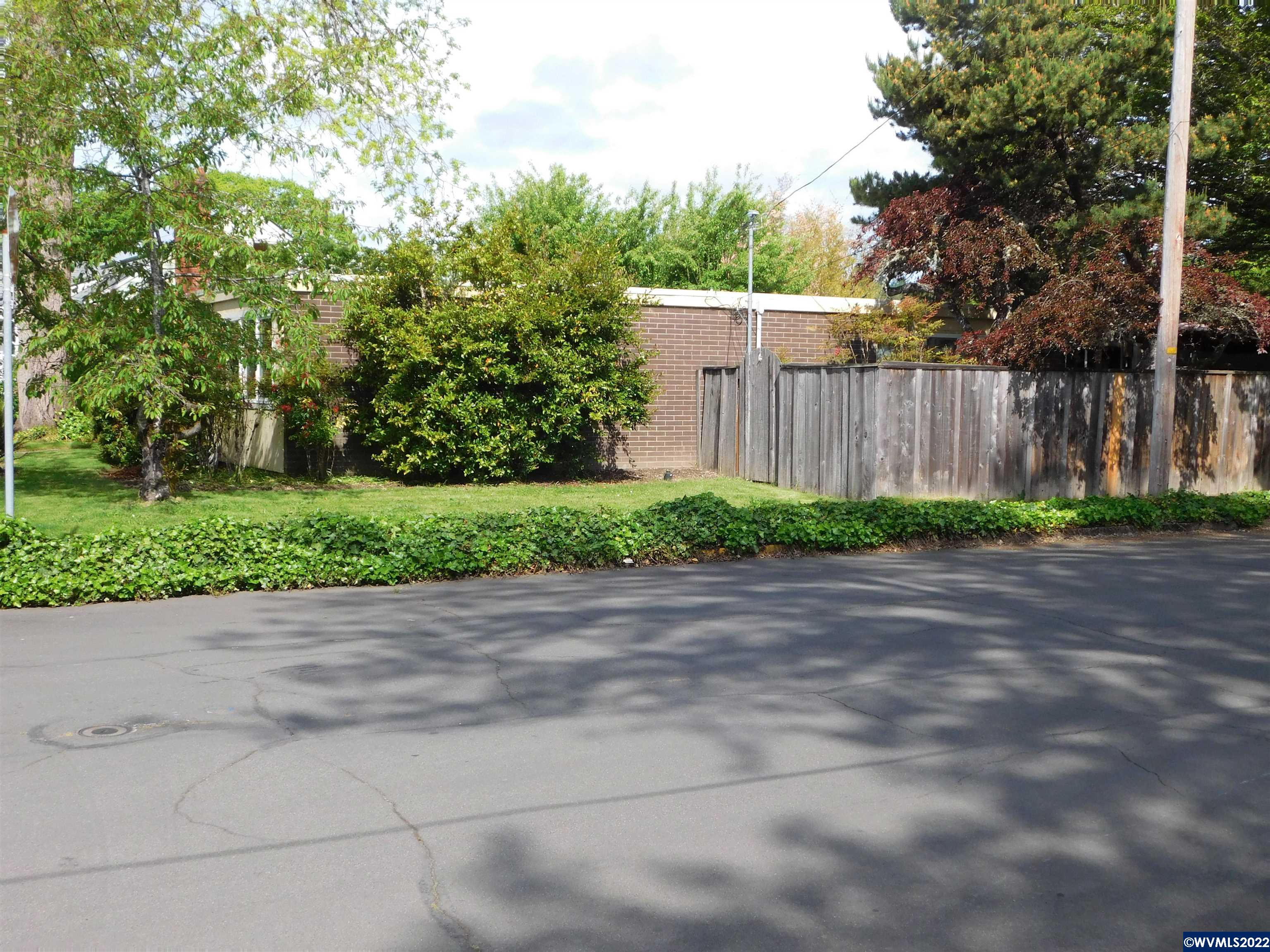 600 NW 30th St