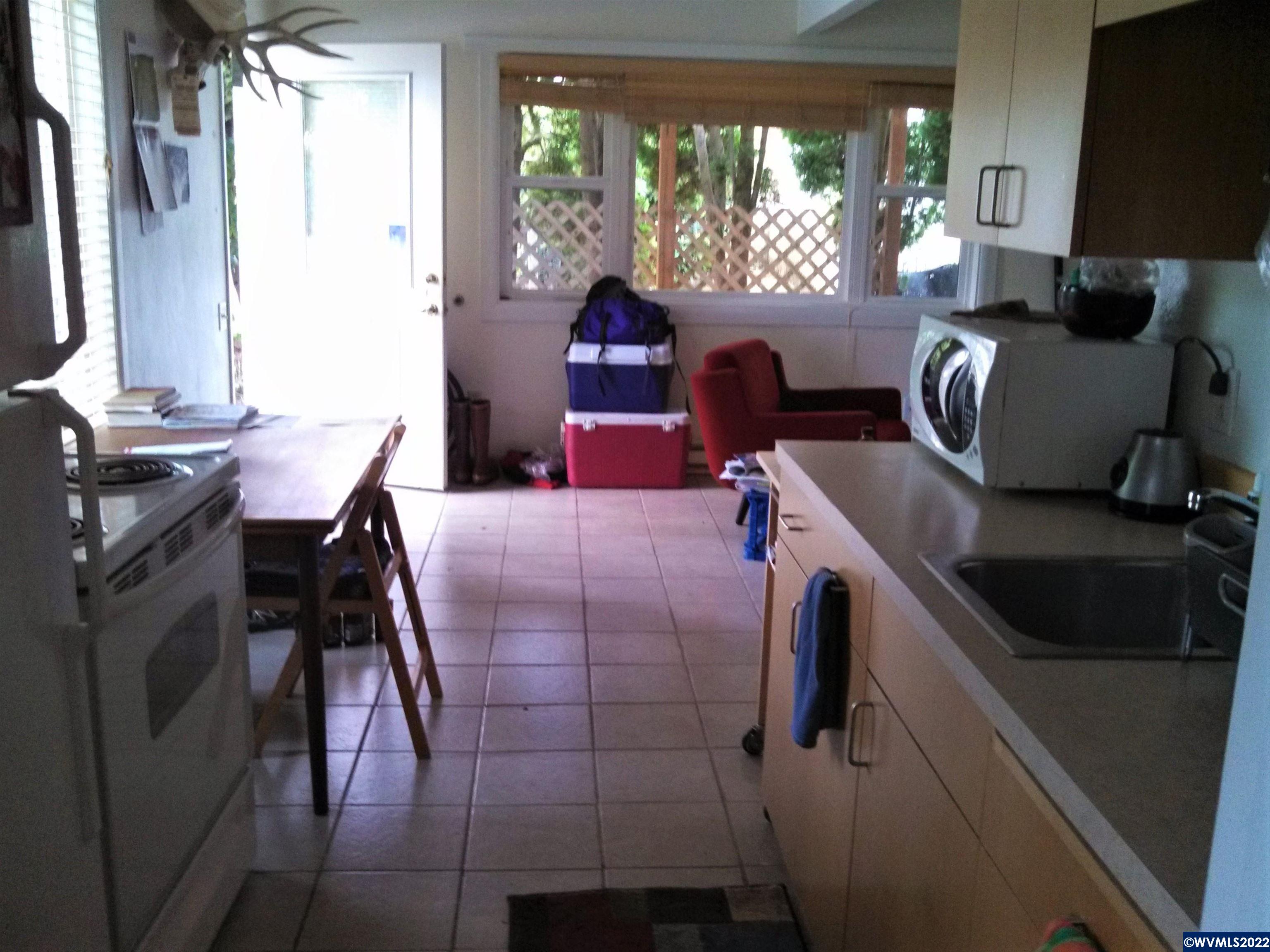 600 NW 30th St