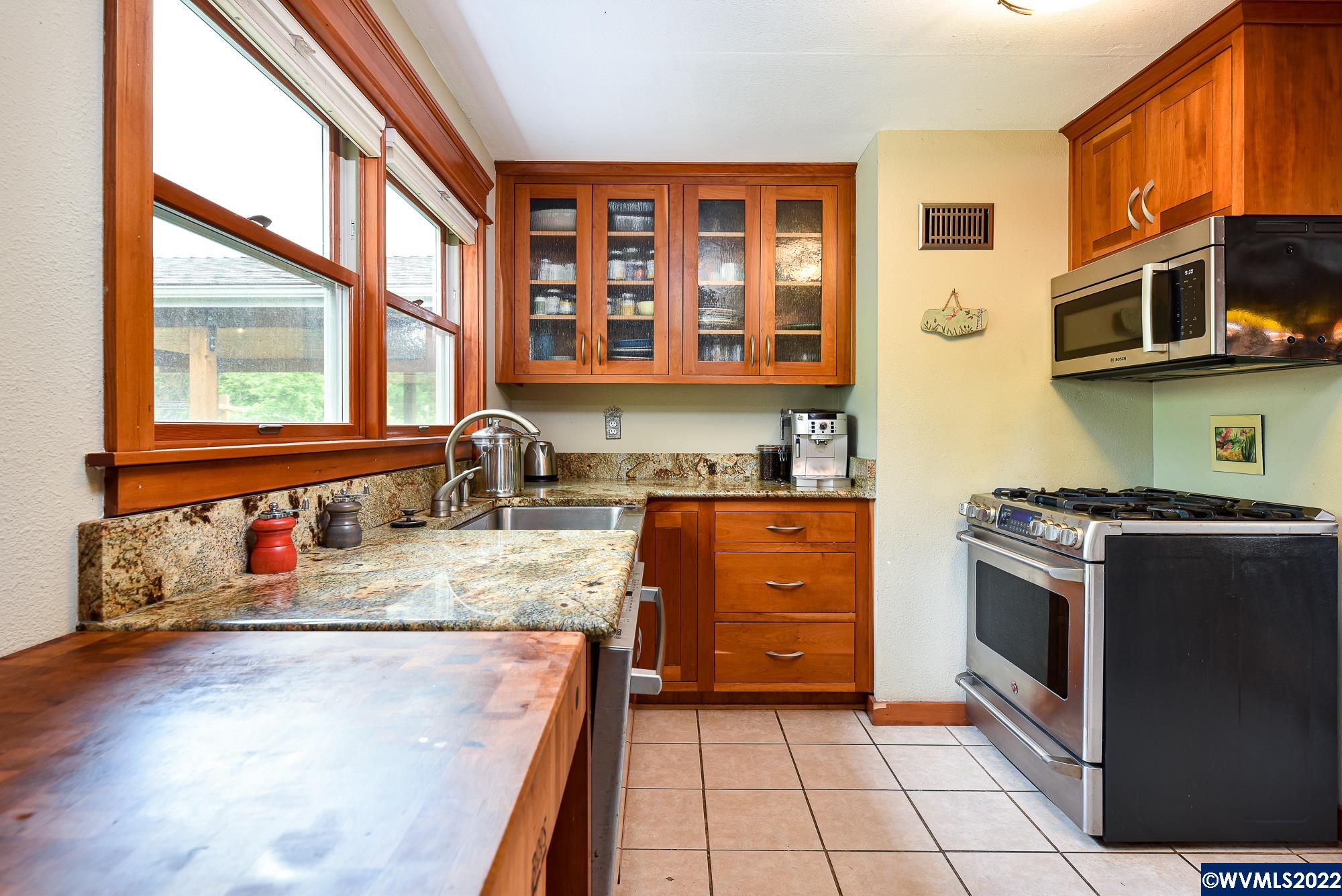 840 NW 33rd St