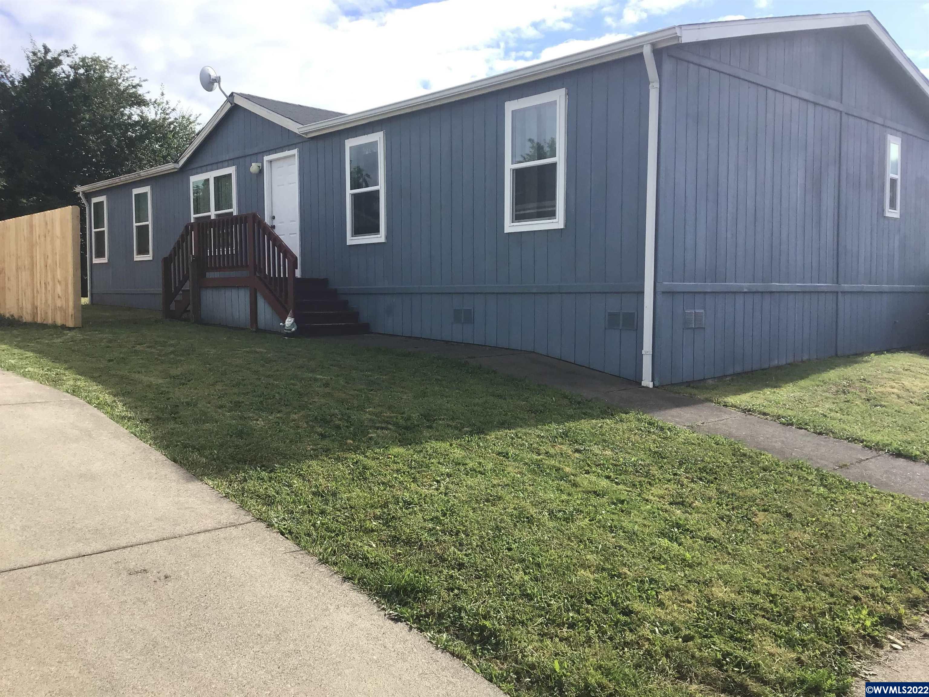 1284 N 19th (#27) St
