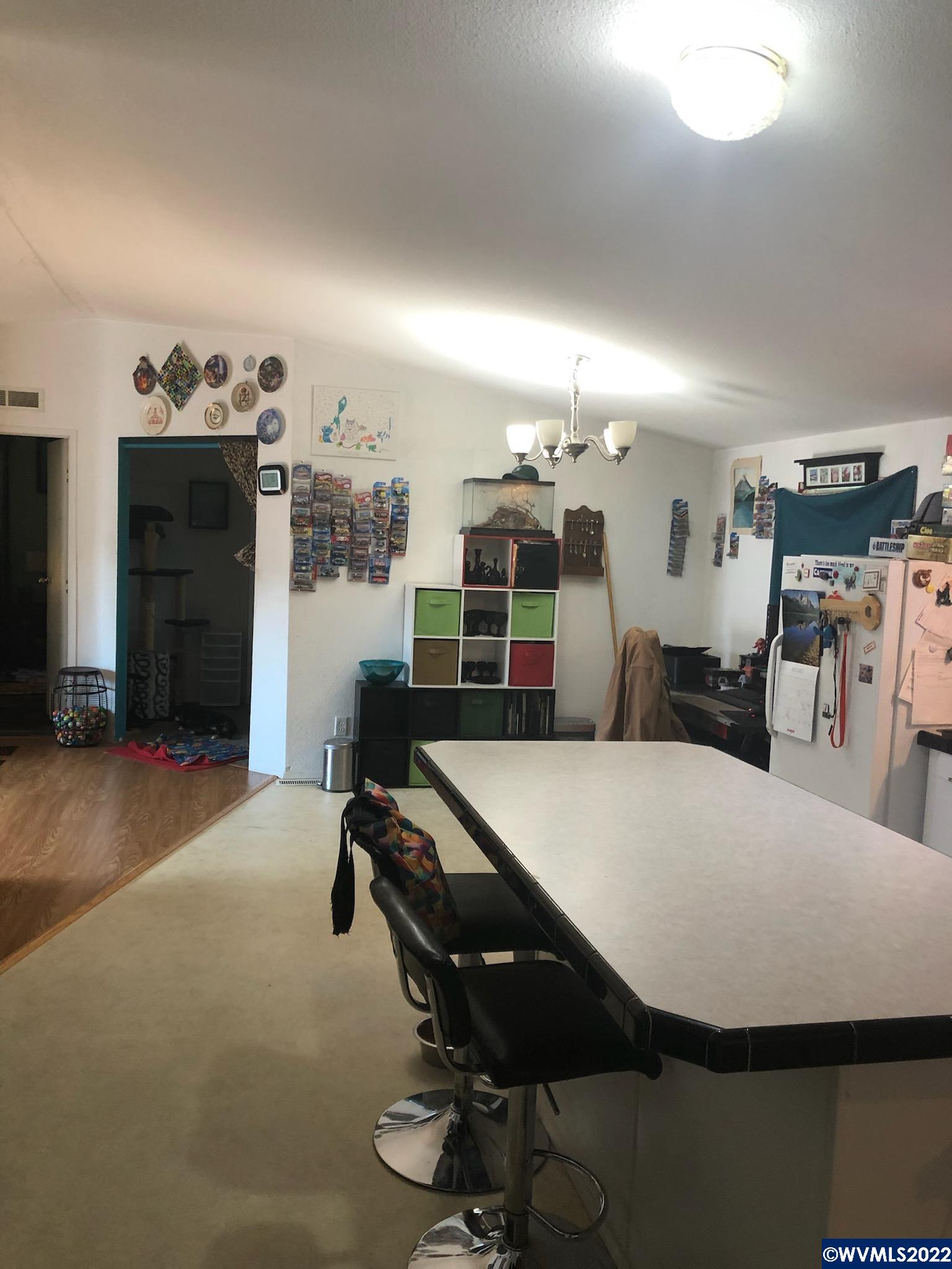 1284 N 19th (#27) St