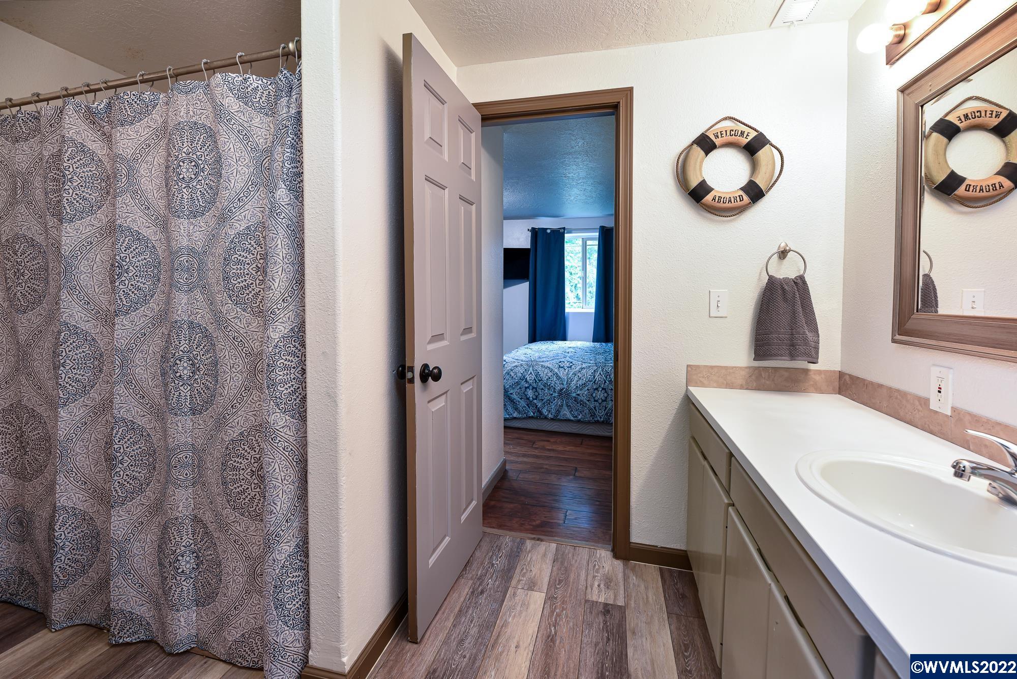 42801 Island Inn Dr