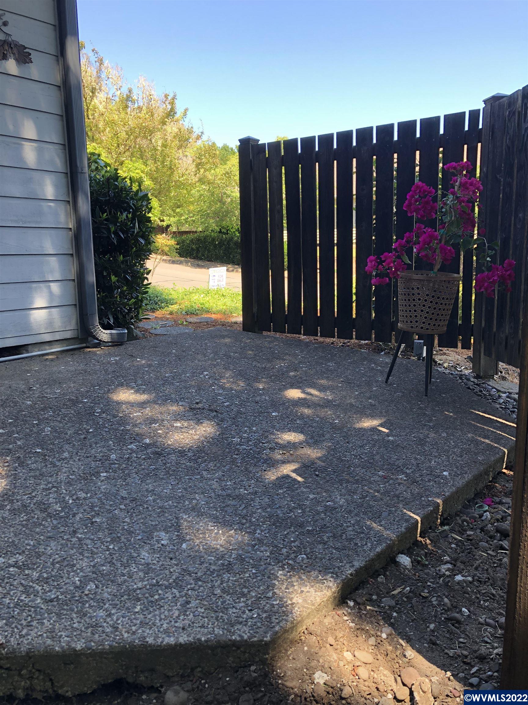 2679 NW Ginseng Pl