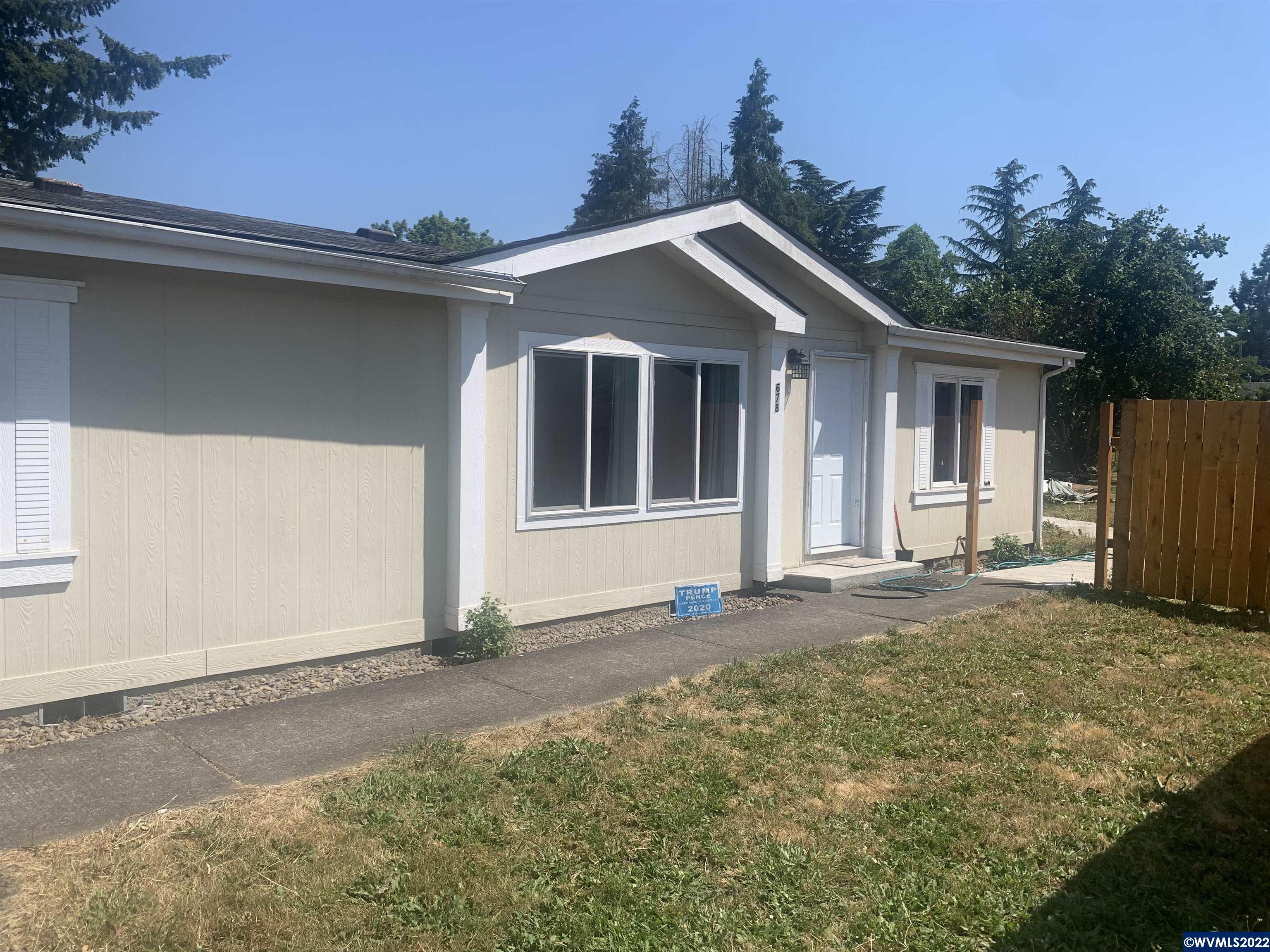 OPEN HOUSE SATURDAY AUGUST 13, 9AM TO 12PM  Come see!!!!    1296 Square  foot Manufactured home in Lebanon tucked away off Grant street!!!!   3 bedrooms, 2 bath with a laundry room.  Great floor plan!!!   .26 acre lot with a patio area and lots of space!!!   Has a detached two car garage, and a new fence.  A great patio area in the backyard and lots of space!!!!   This home is ready for you to move in and enjoy!!!