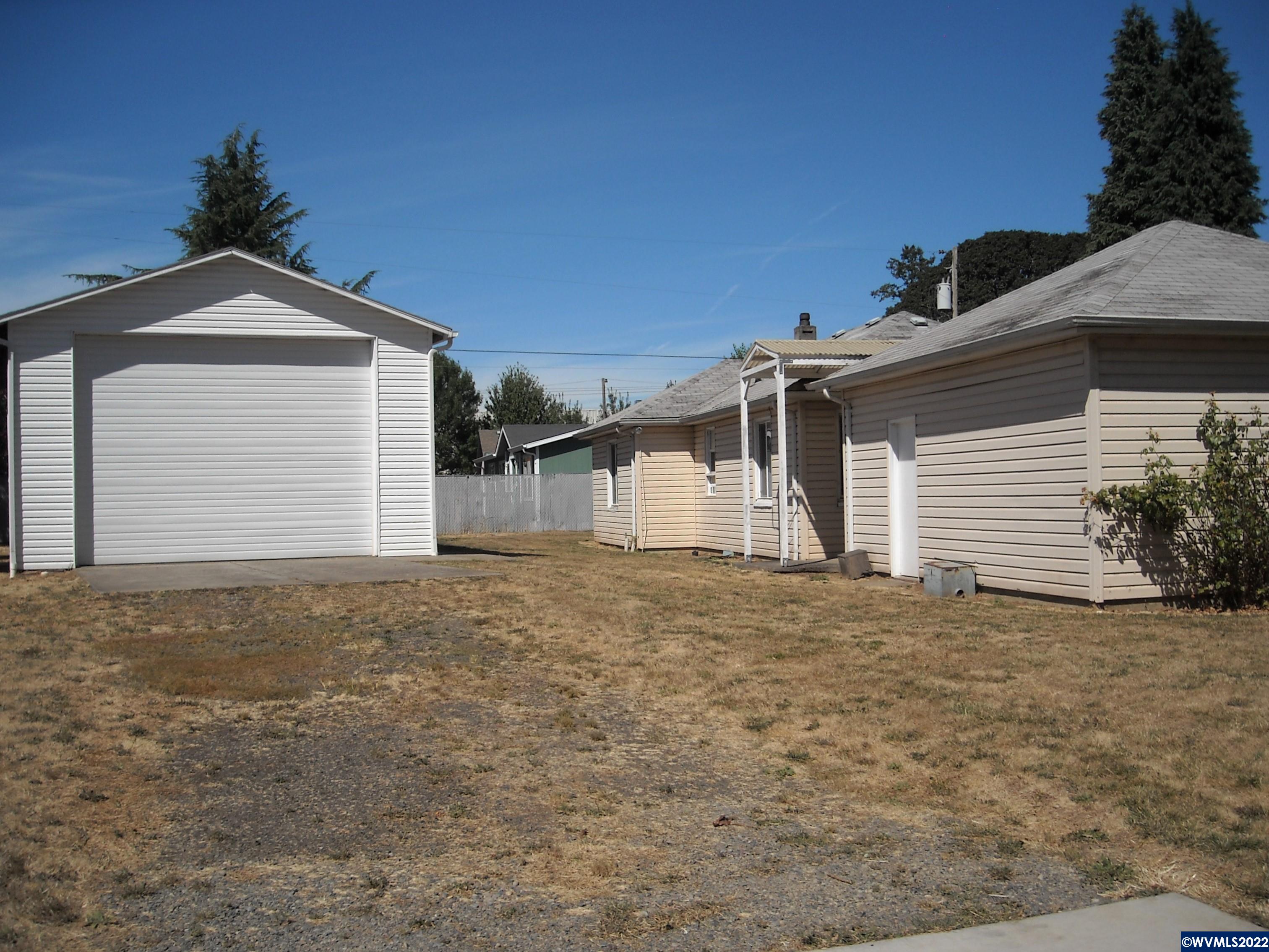 3133 North Shore Dr SE