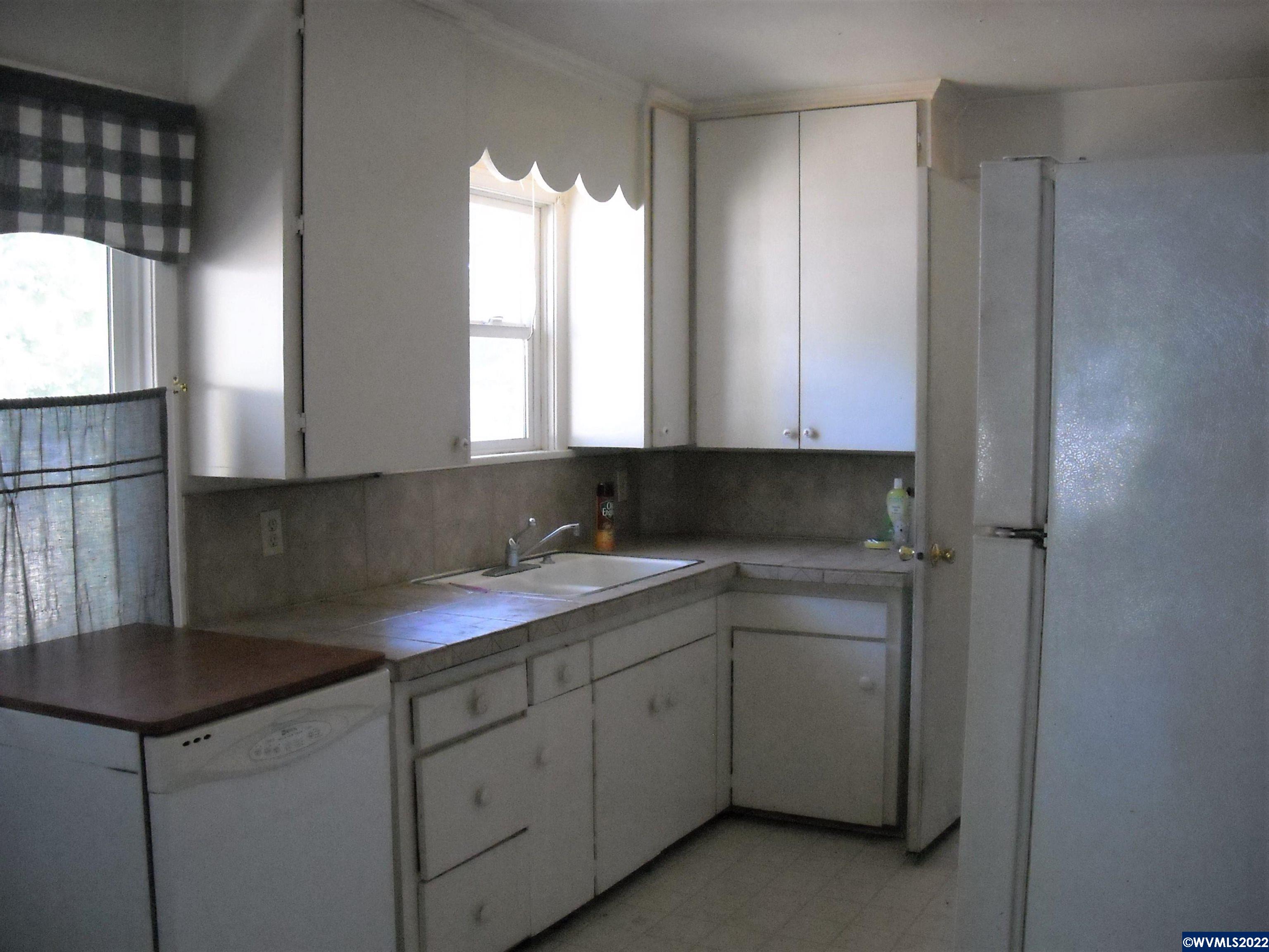 3133 North Shore Dr SE
