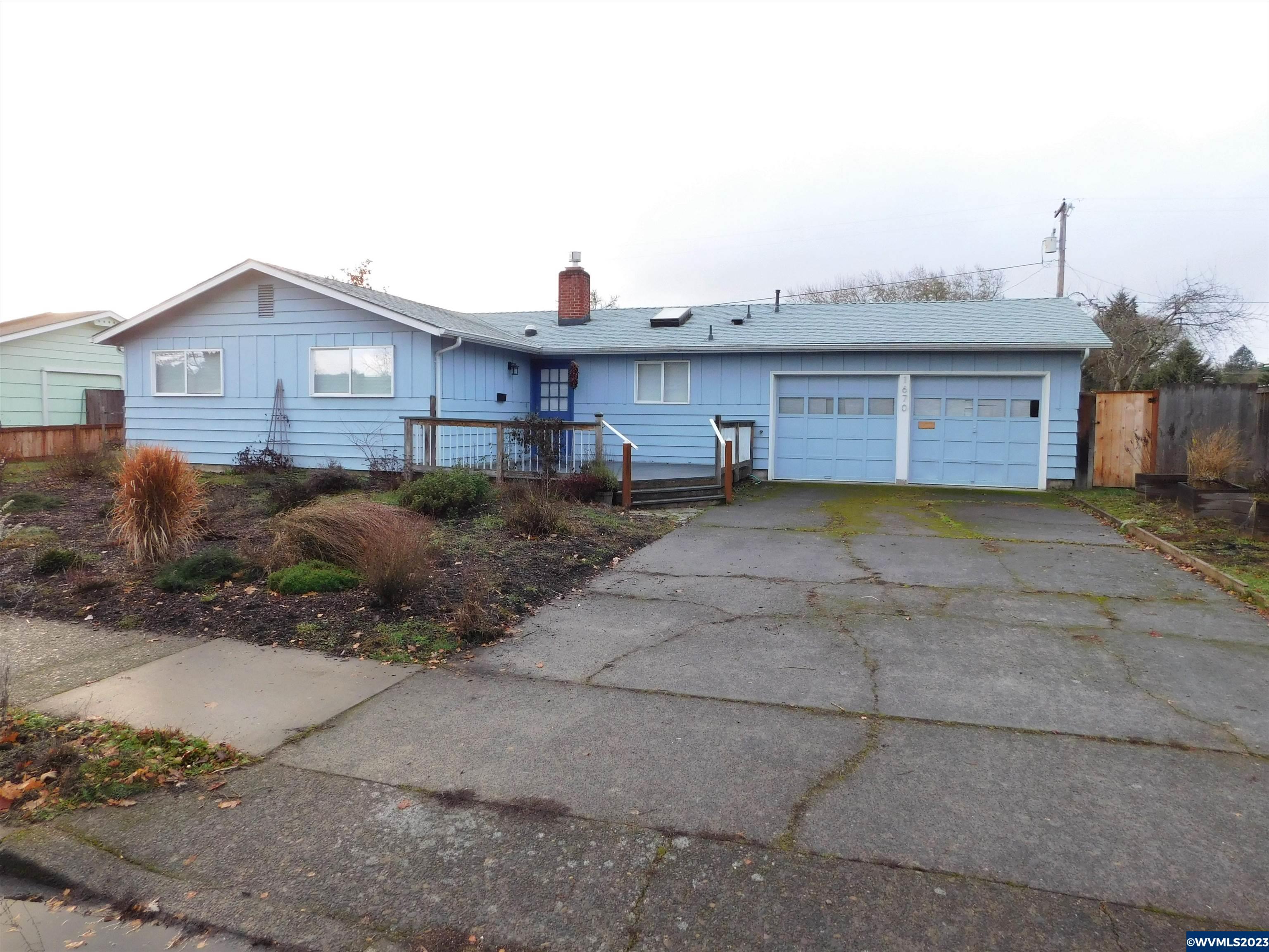 1670 NW Arthur Cir