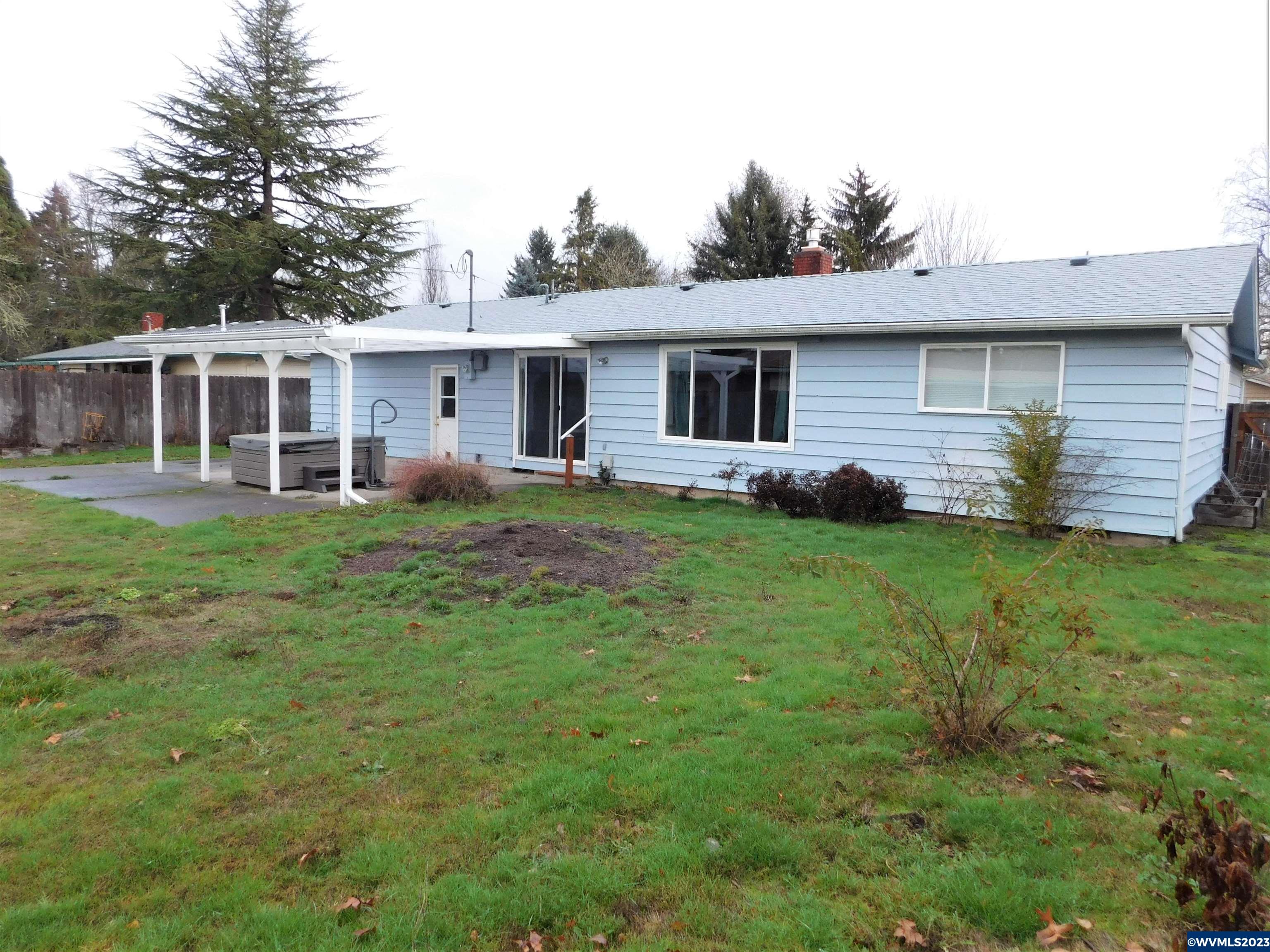 1670 NW Arthur Cir