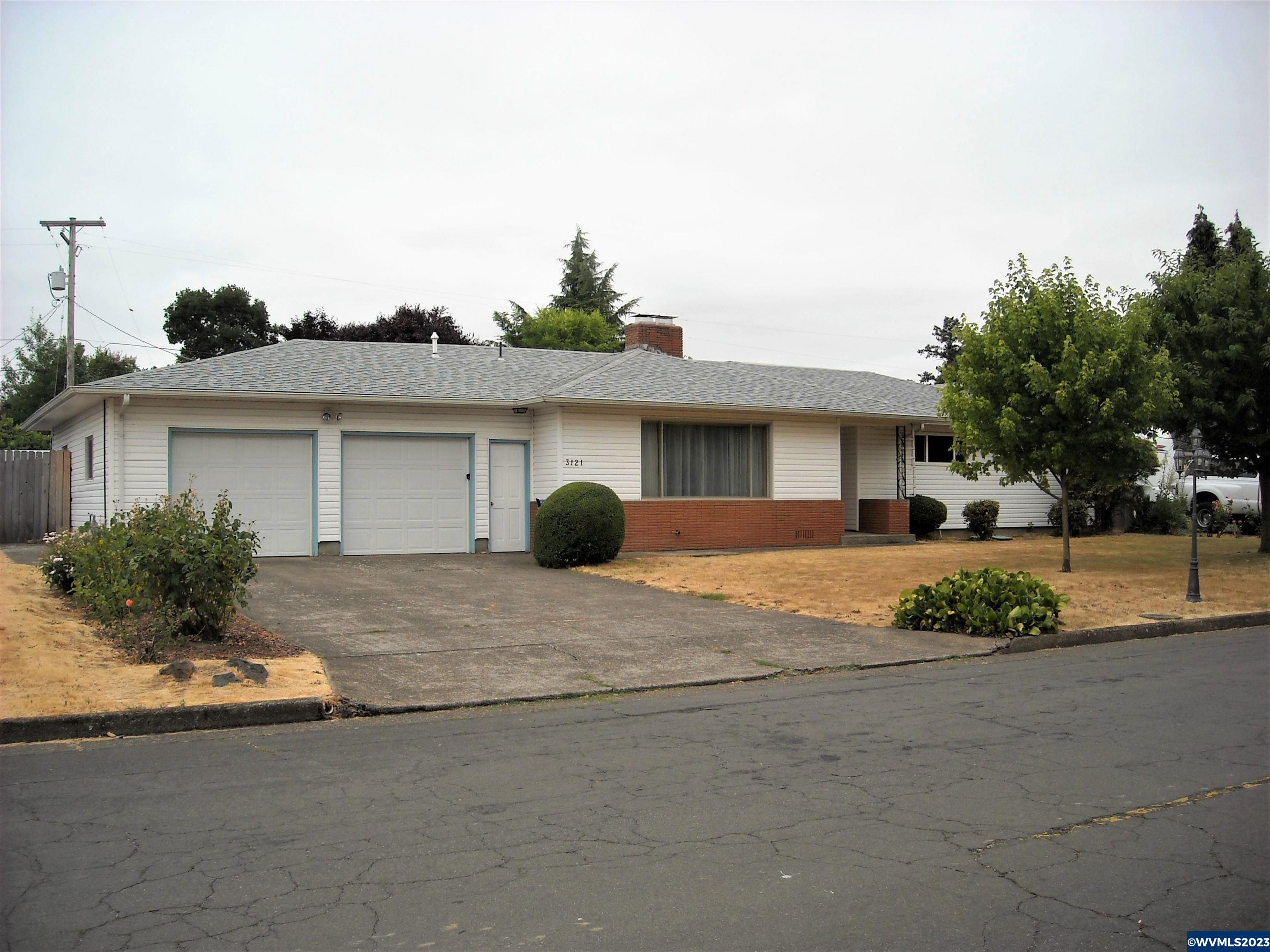 3121 N Shore Dr SE