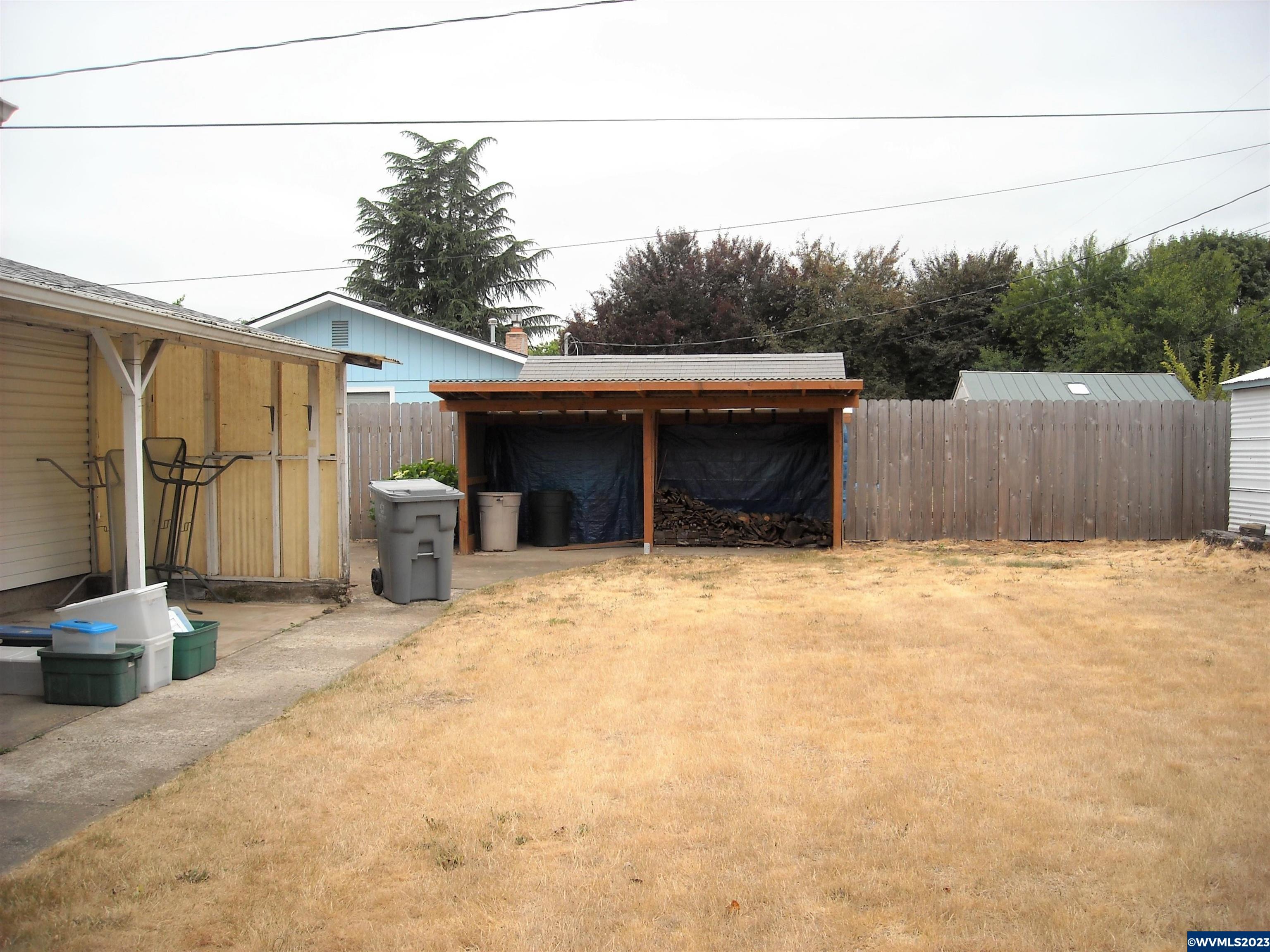 3121 N Shore Dr SE