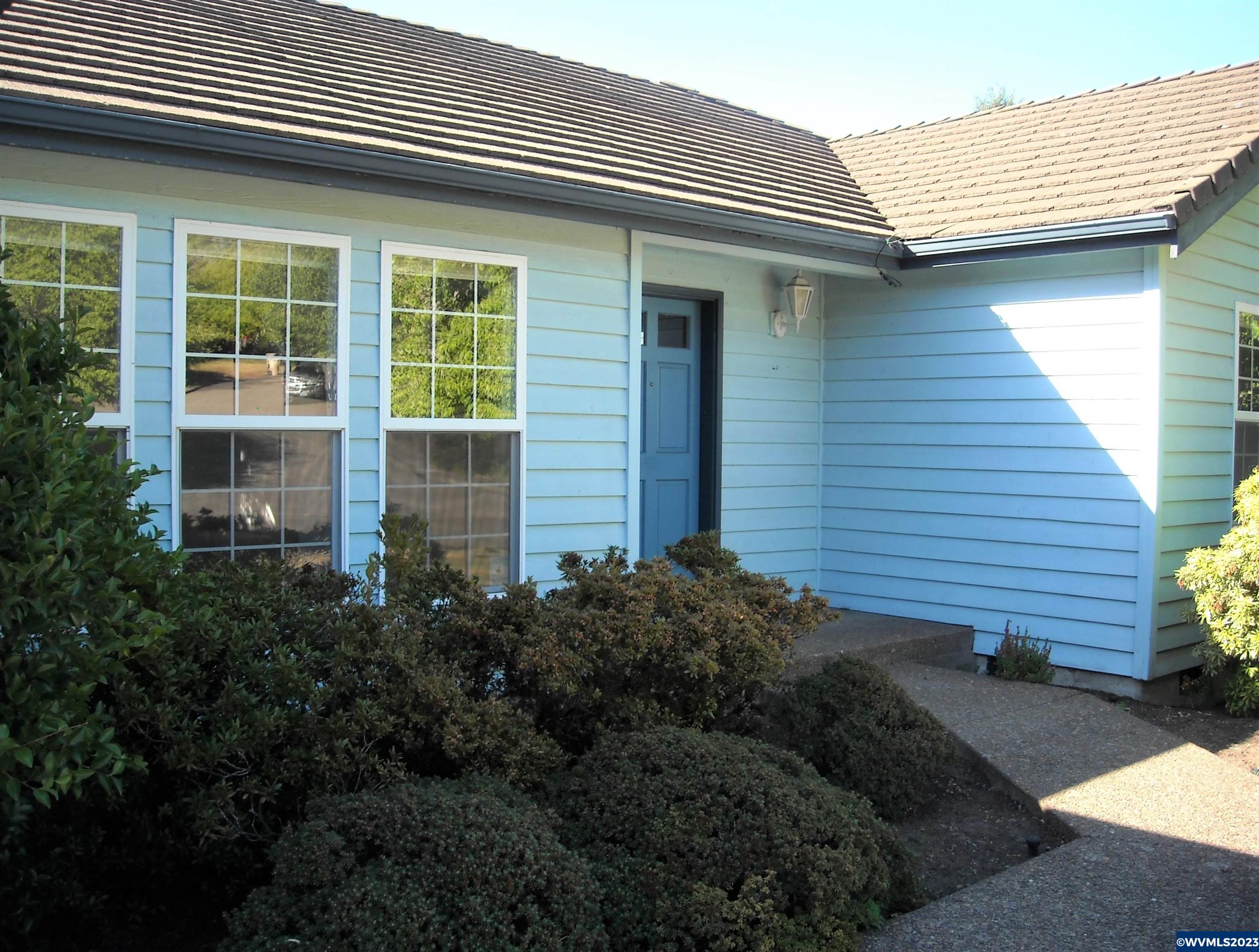 2548 NW Kinderman Dr