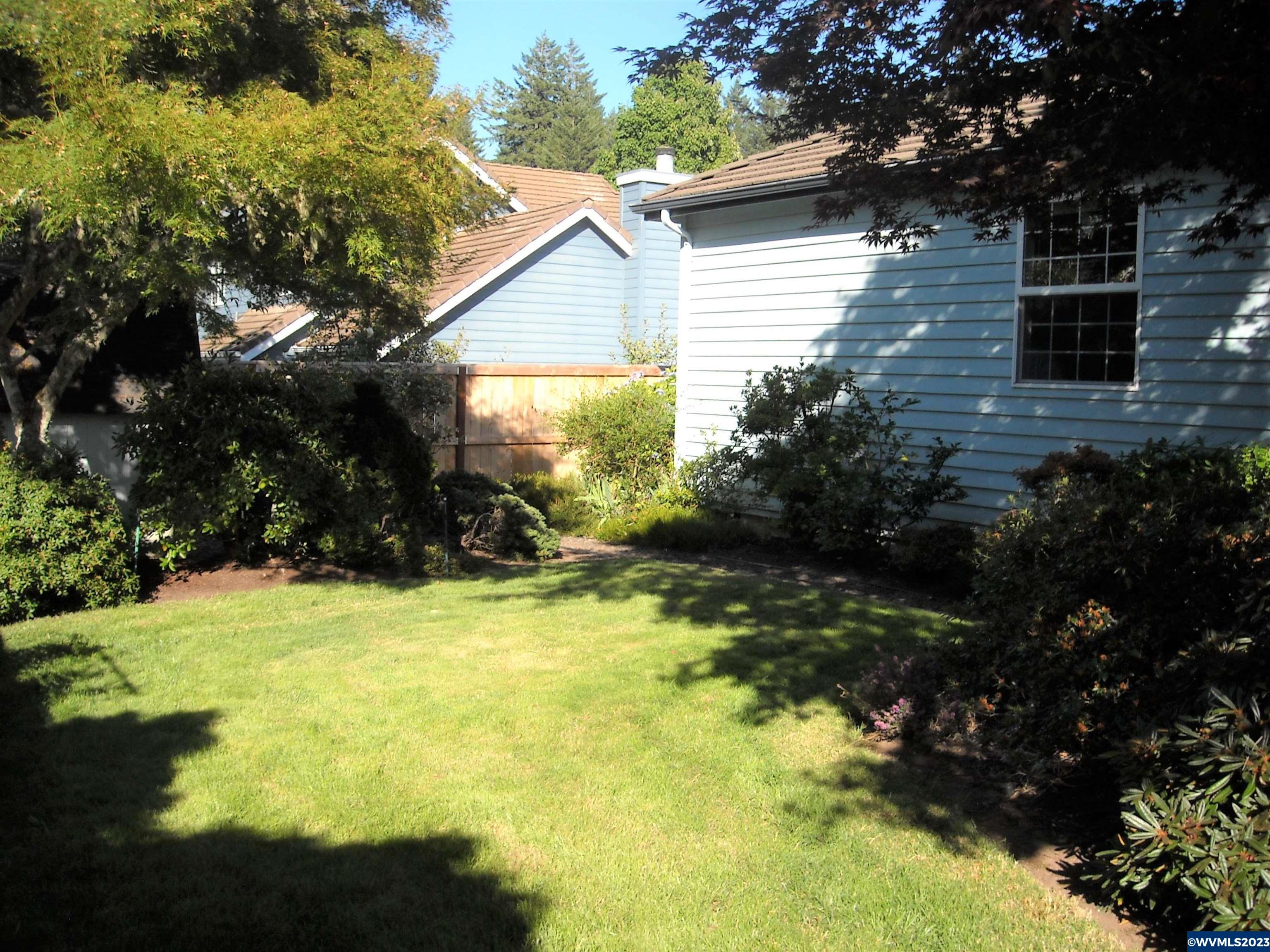 2548 NW Kinderman Dr