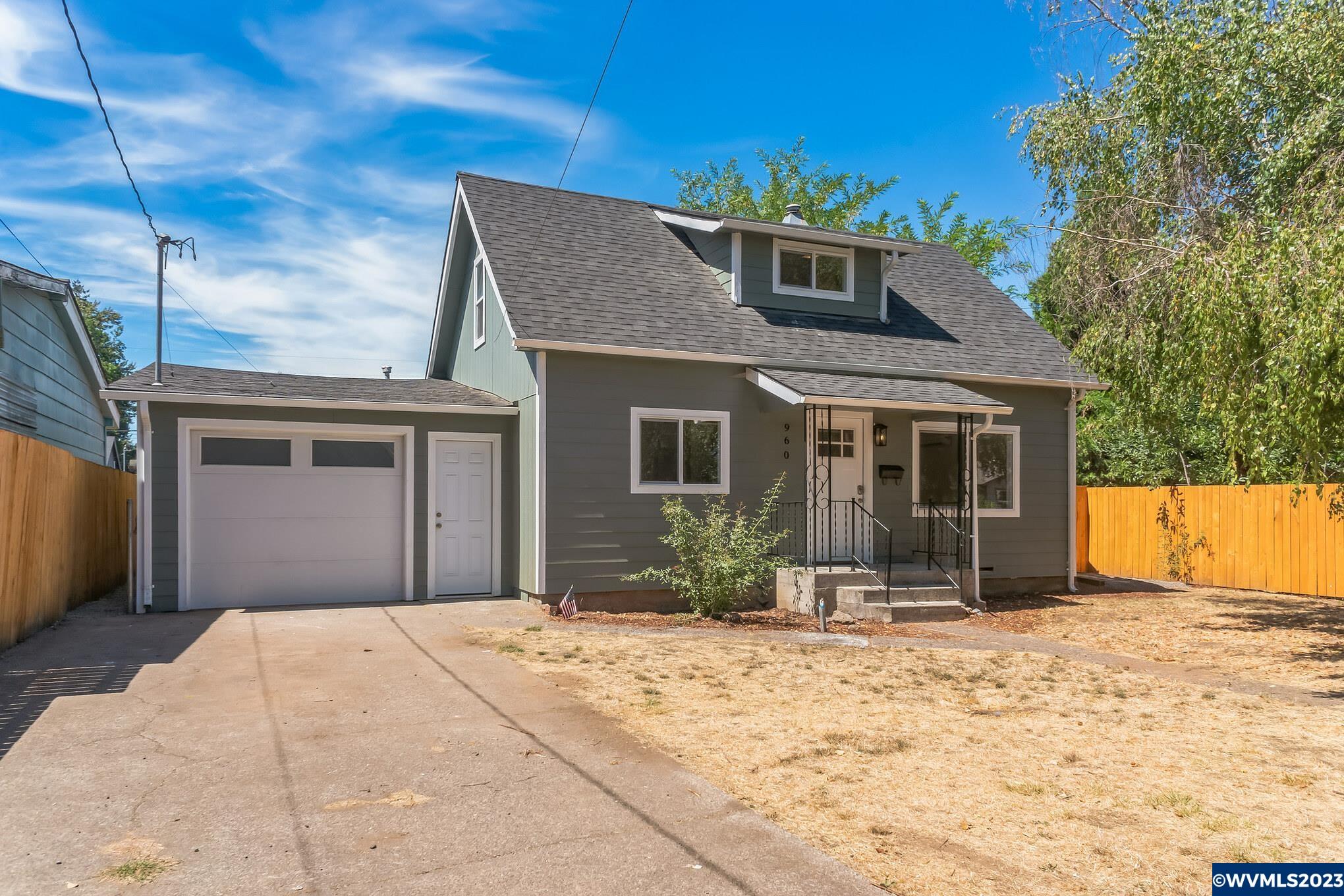 960 15th Av, Sweet Home, OR 97386