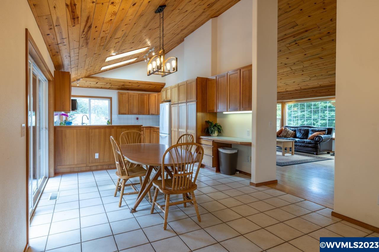 1483 Fern Ln