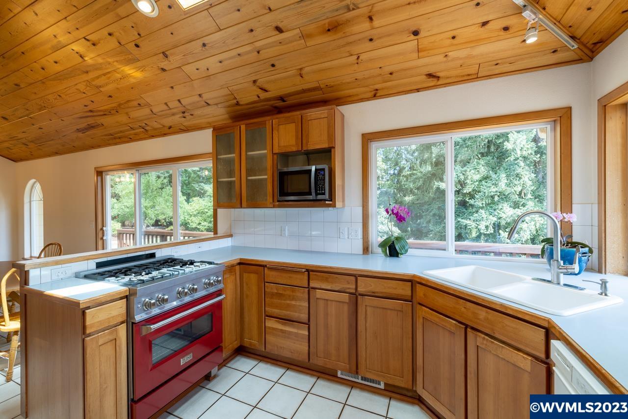 1483 Fern Ln
