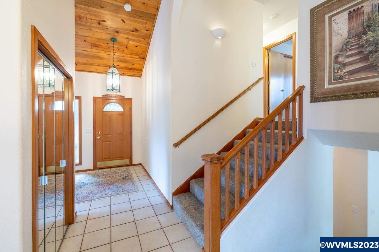 1483 Fern Ln