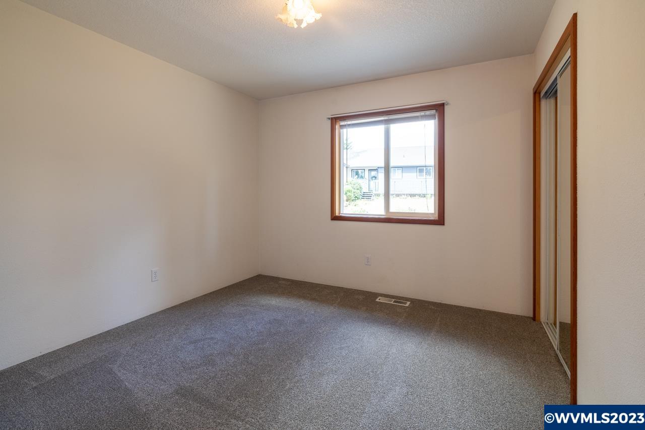 1483 Fern Ln