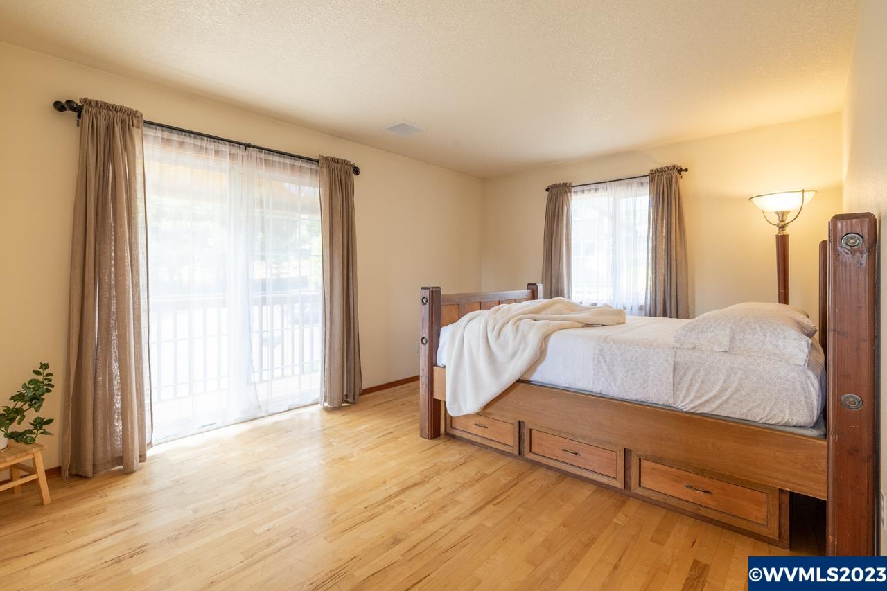 1483 Fern Ln