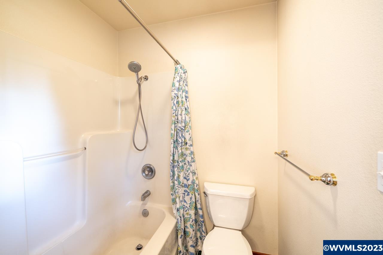 1483 Fern Ln