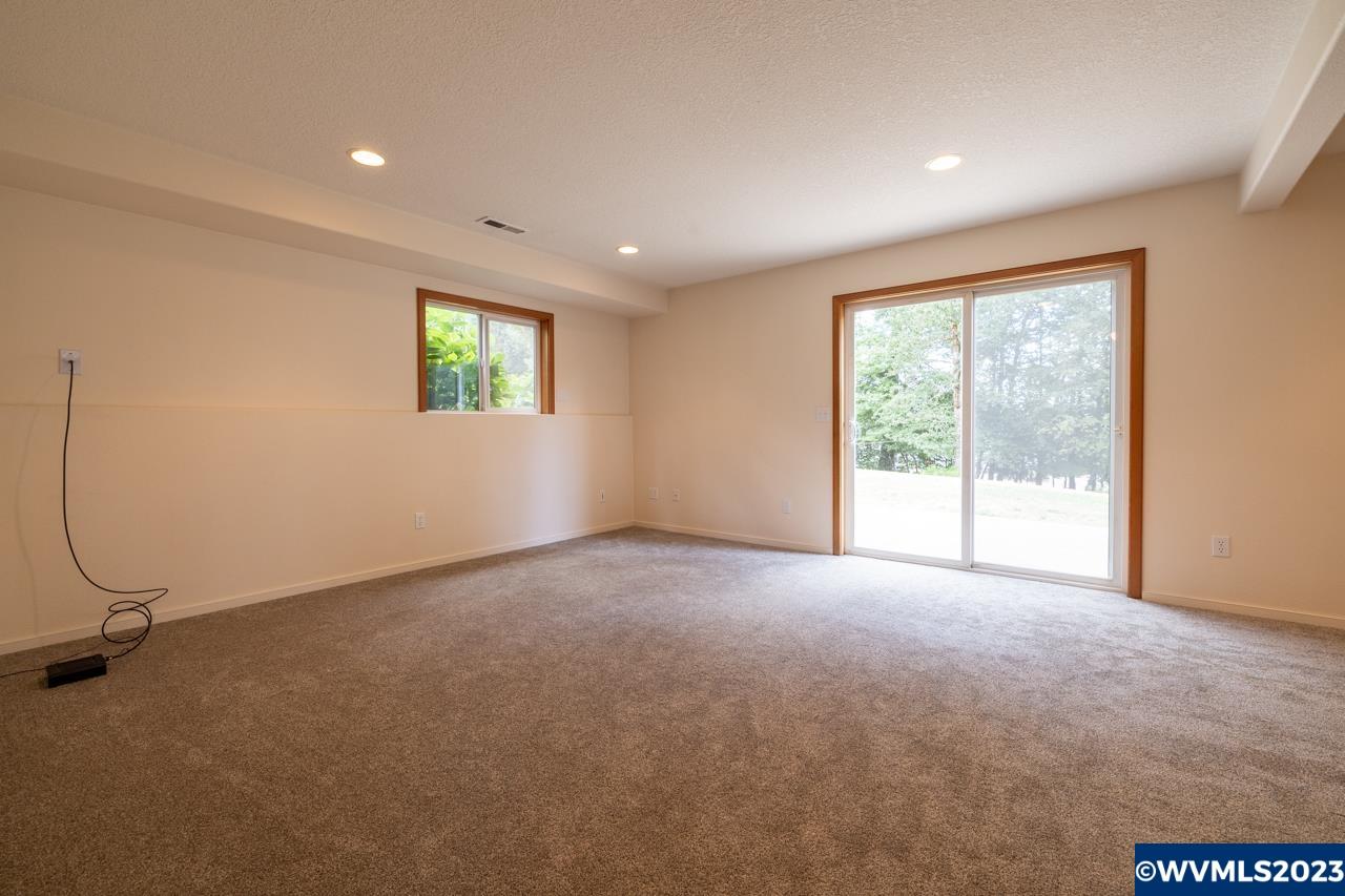 1483 Fern Ln