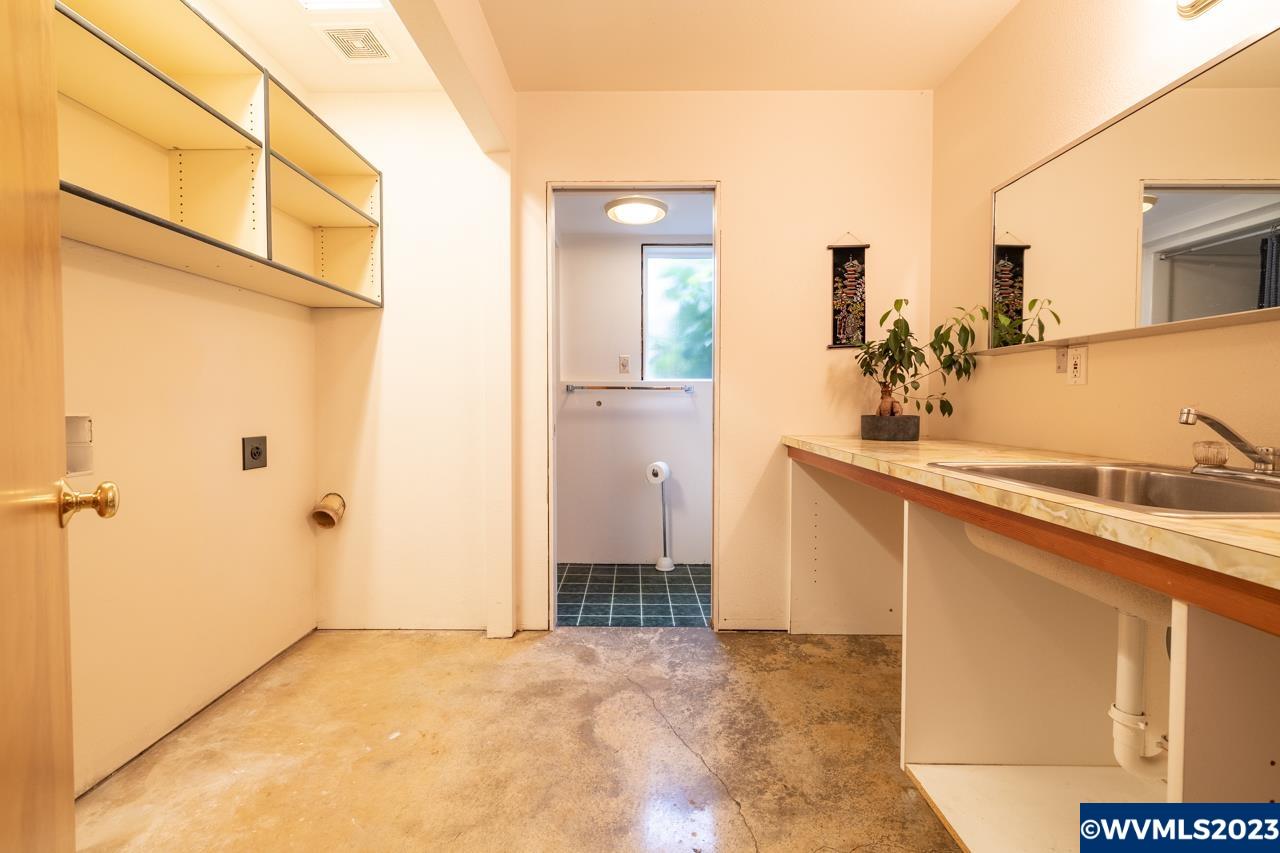 1483 Fern Ln