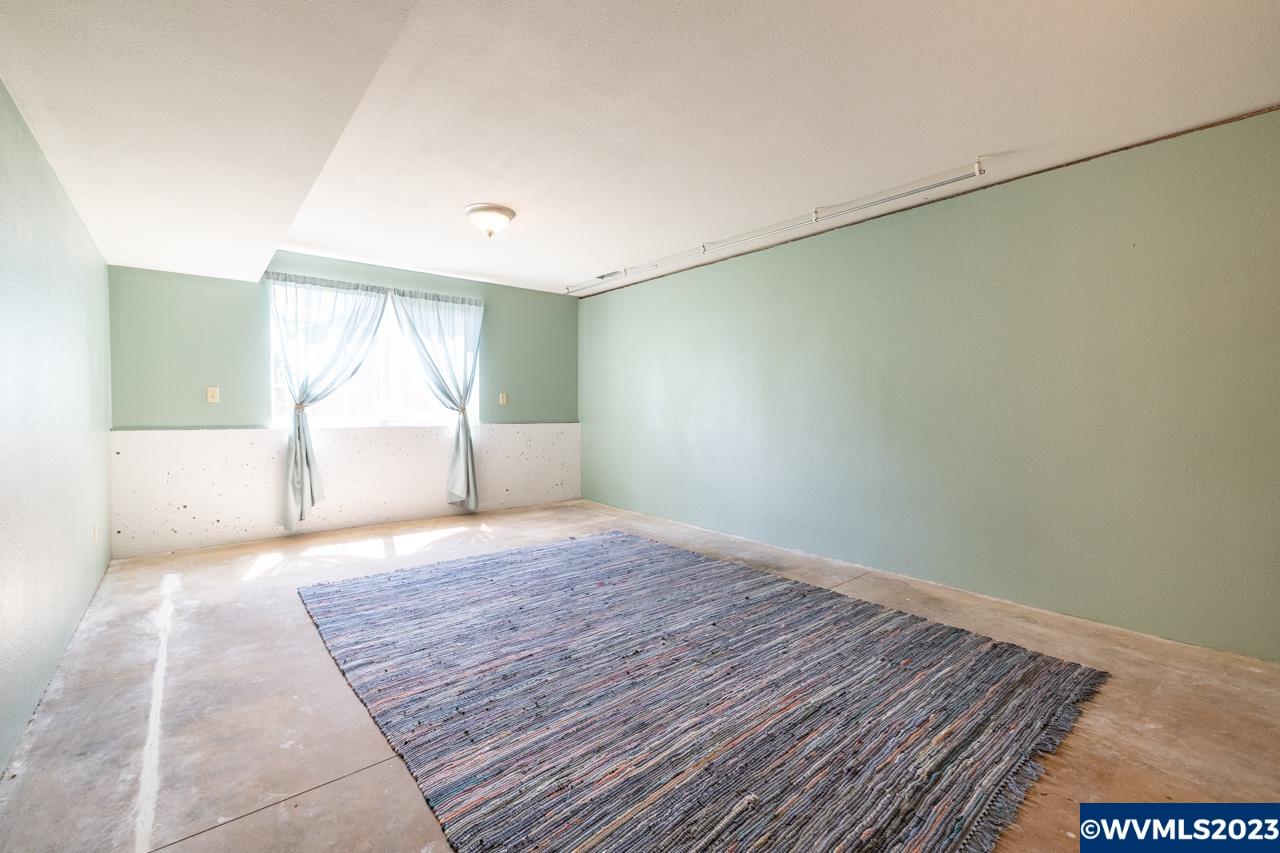 1483 Fern Ln