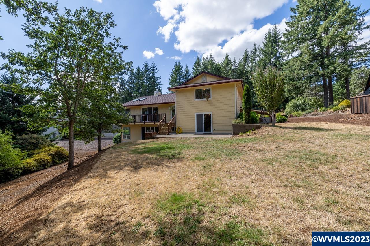 1483 Fern Ln
