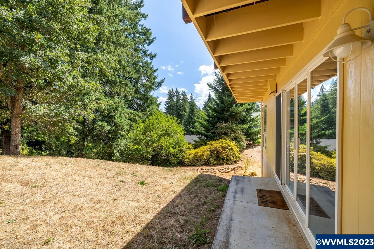 1483 Fern Ln