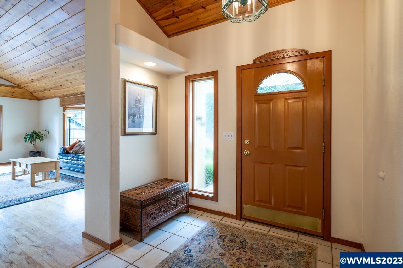 1483 Fern Ln