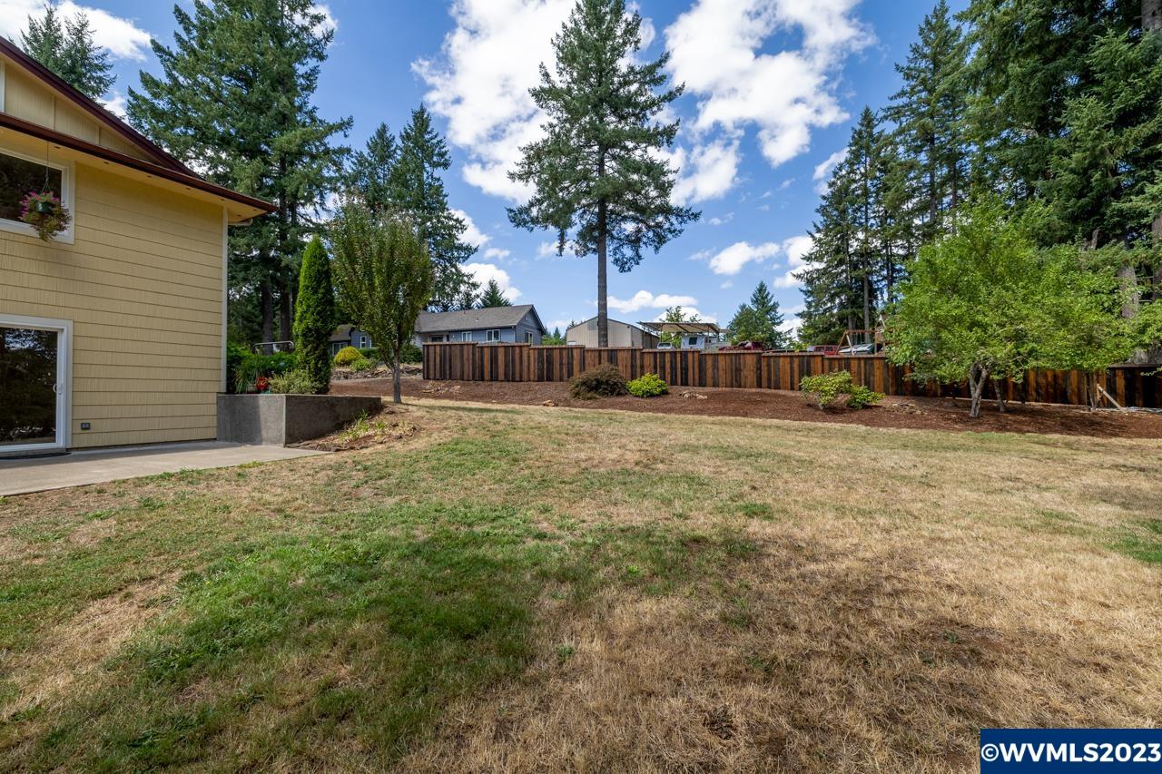 1483 Fern Ln