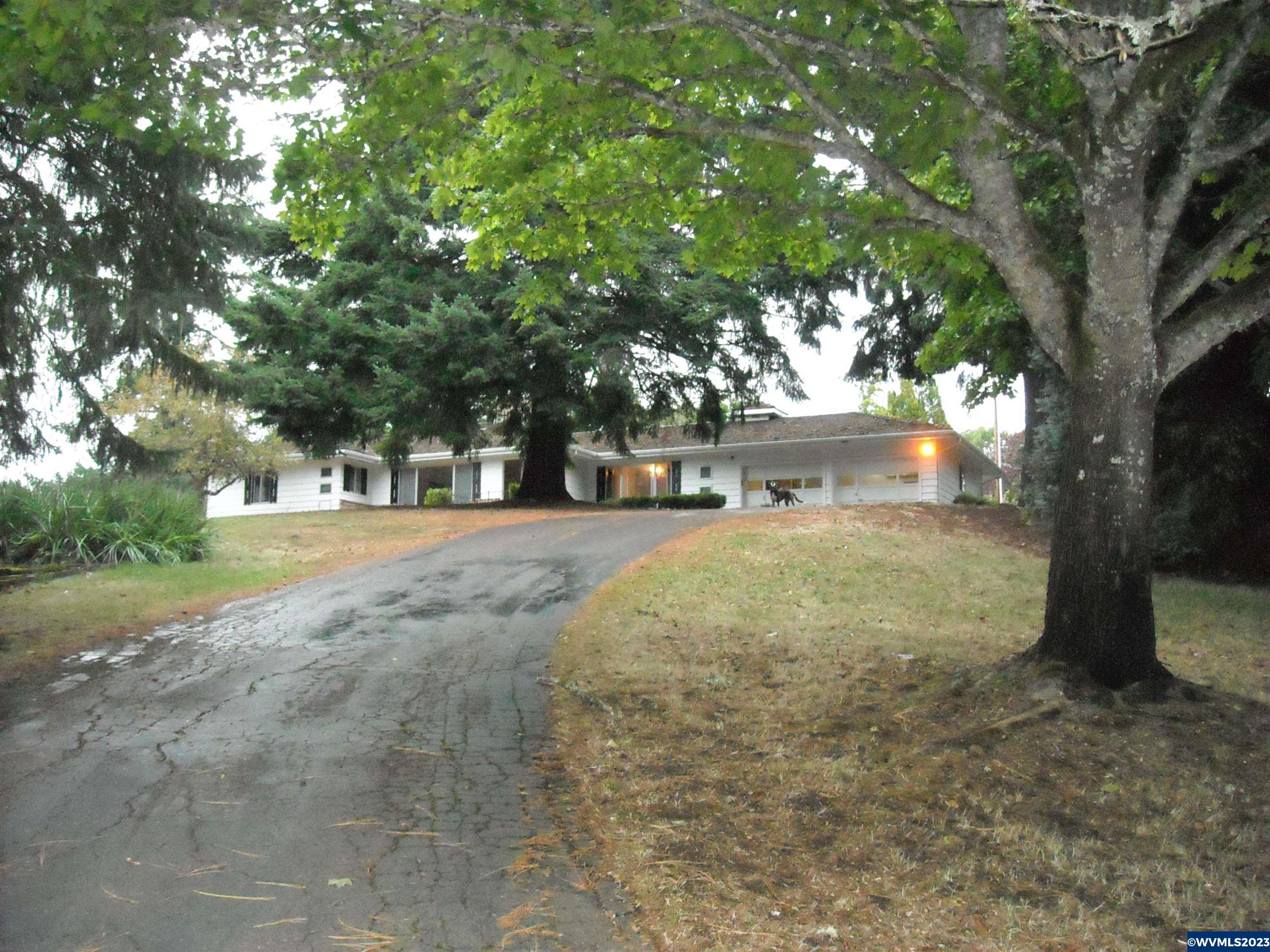 2250 Rosecrest Dr