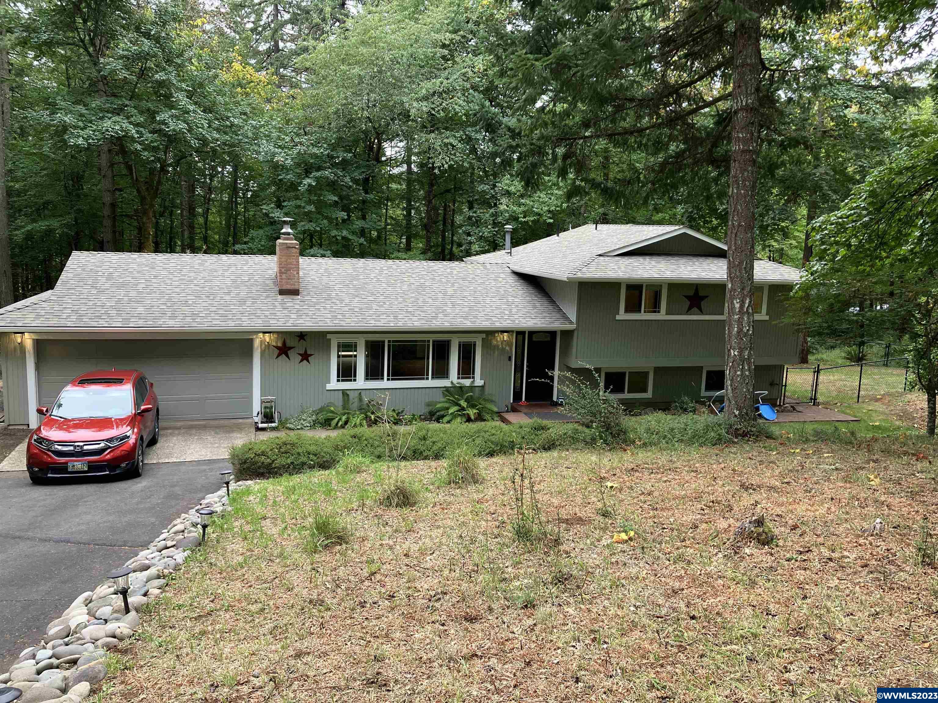 1160 NW Overlook Dr