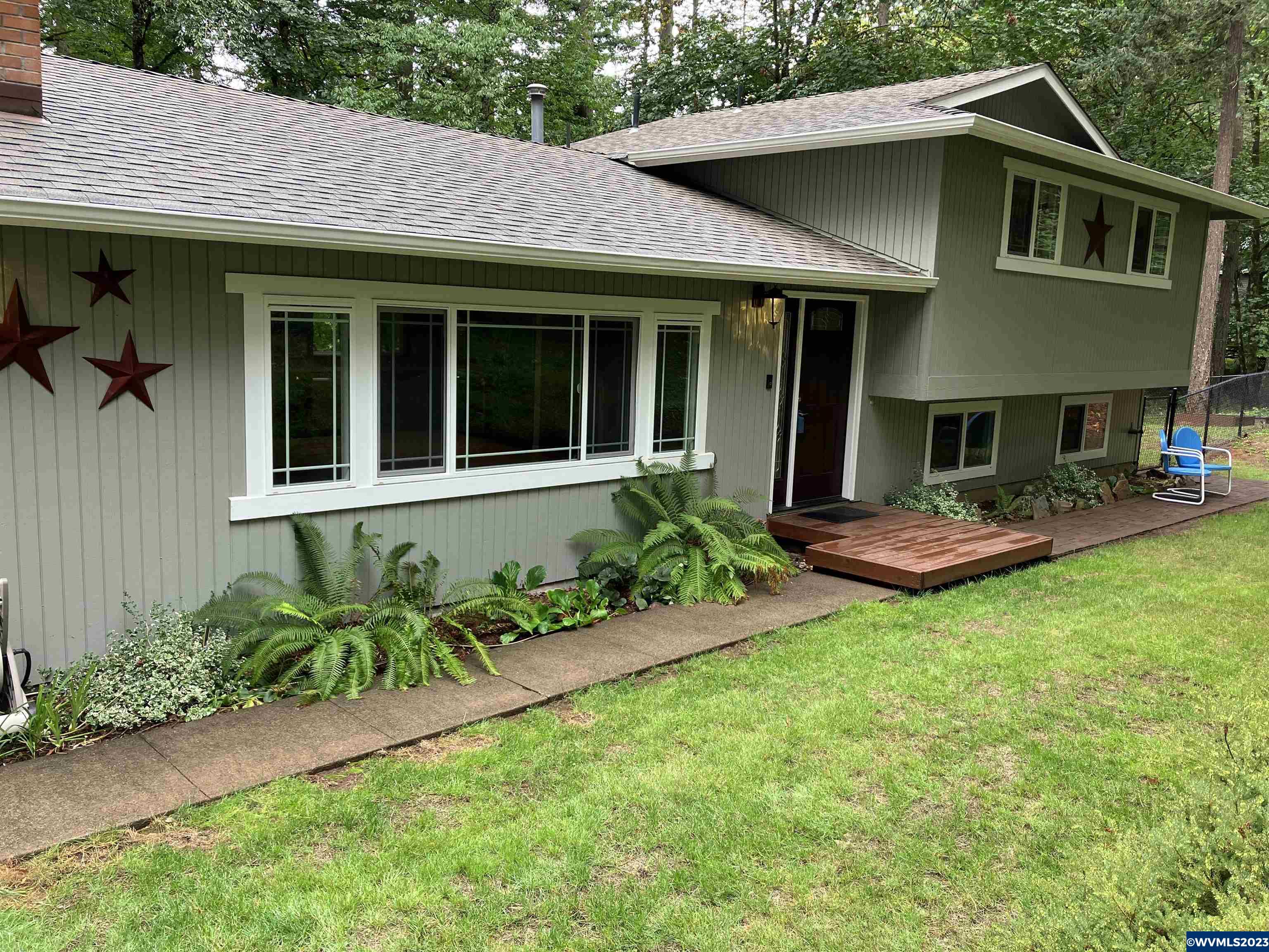 1160 NW Overlook Dr
