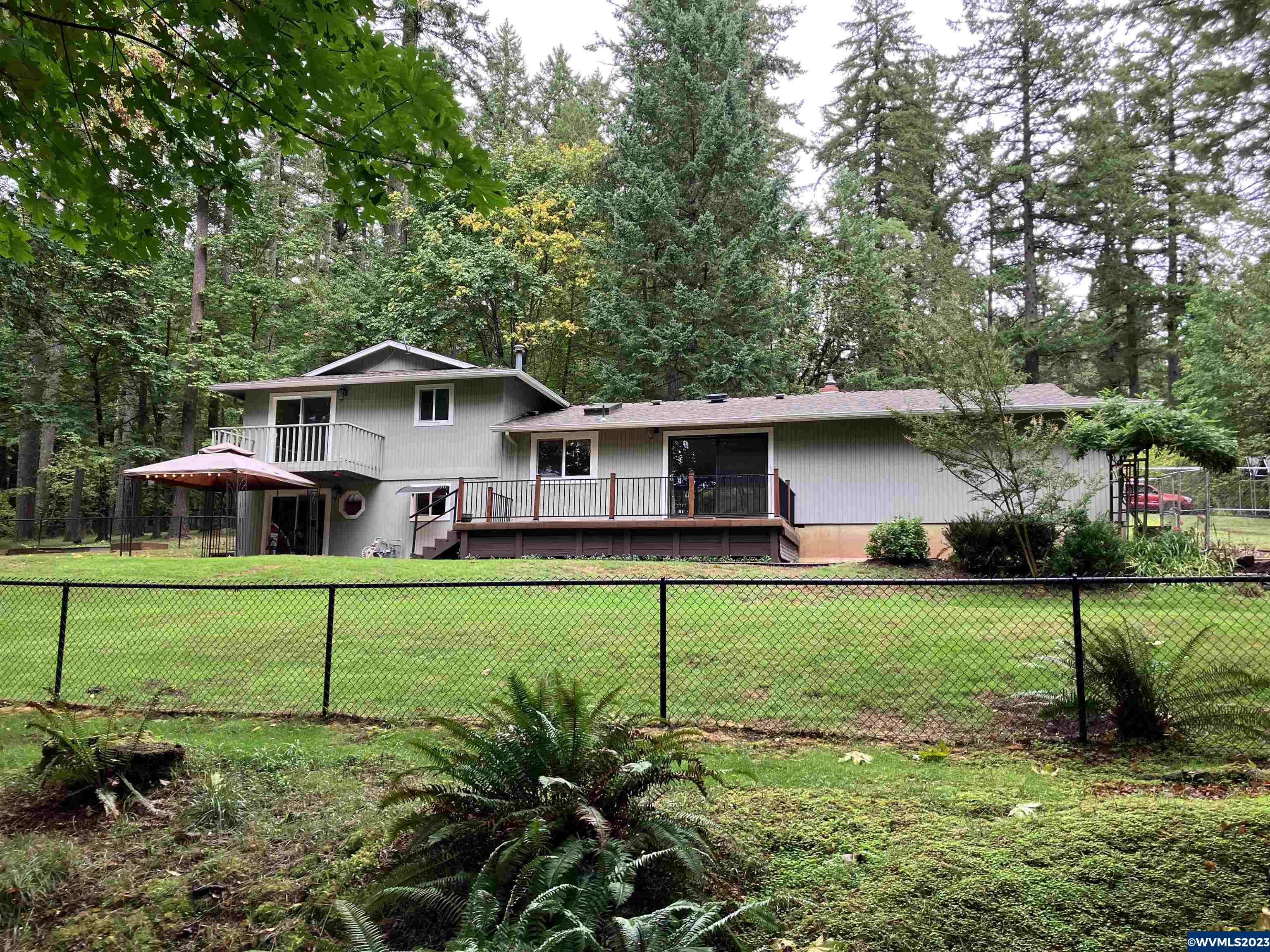 1160 NW Overlook Dr