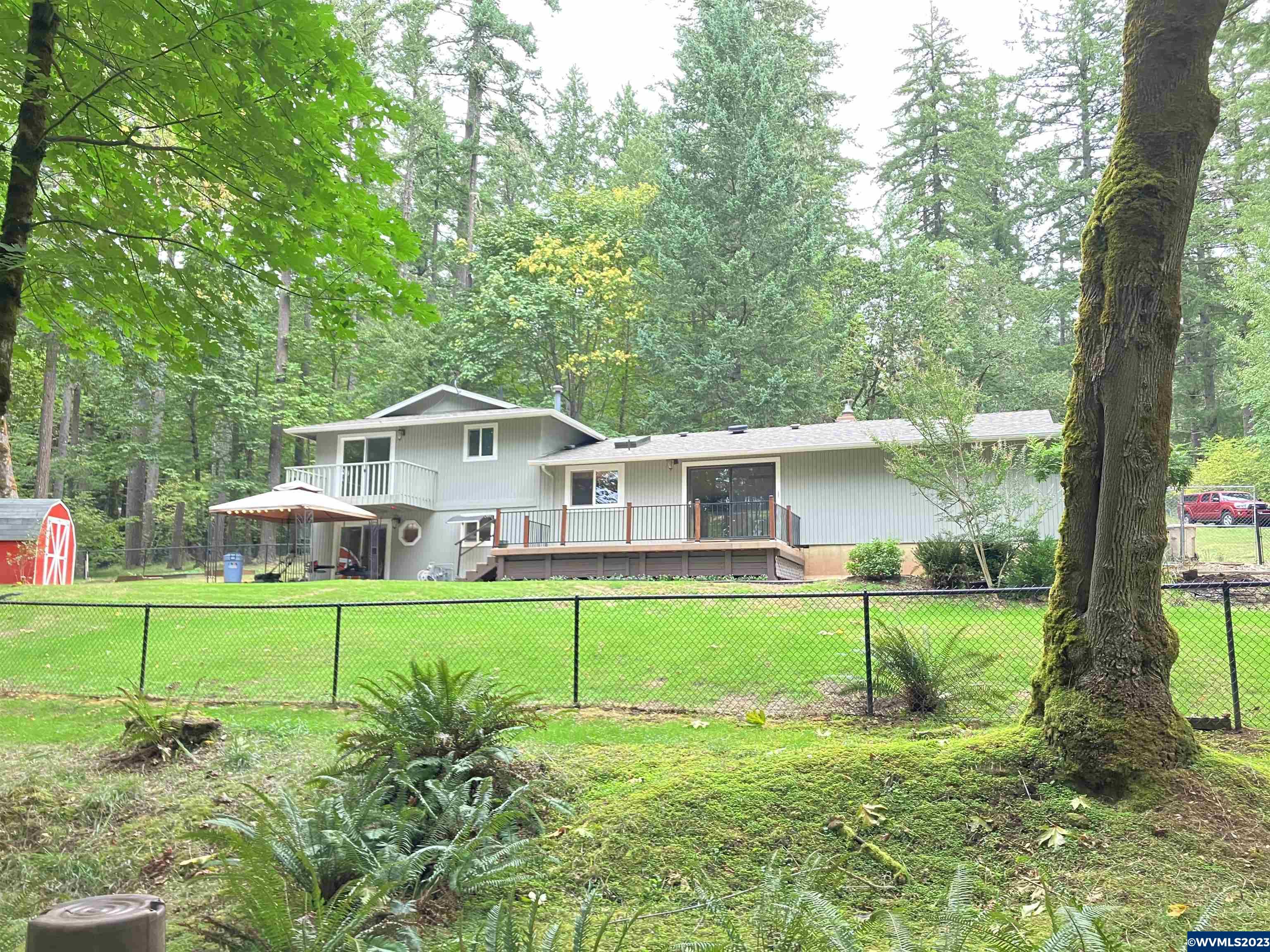 1160 NW Overlook Dr