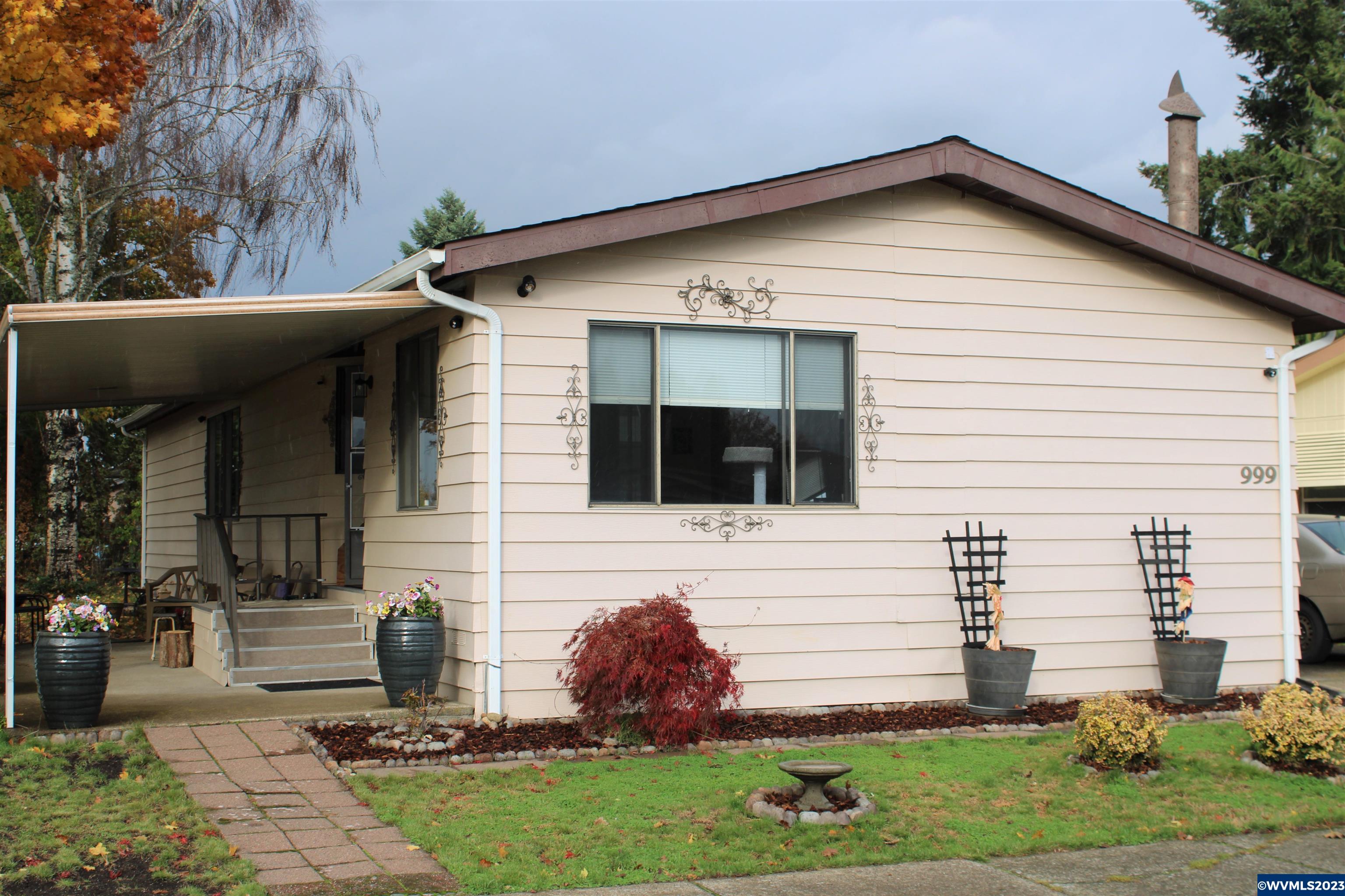 999 Mazama Av
