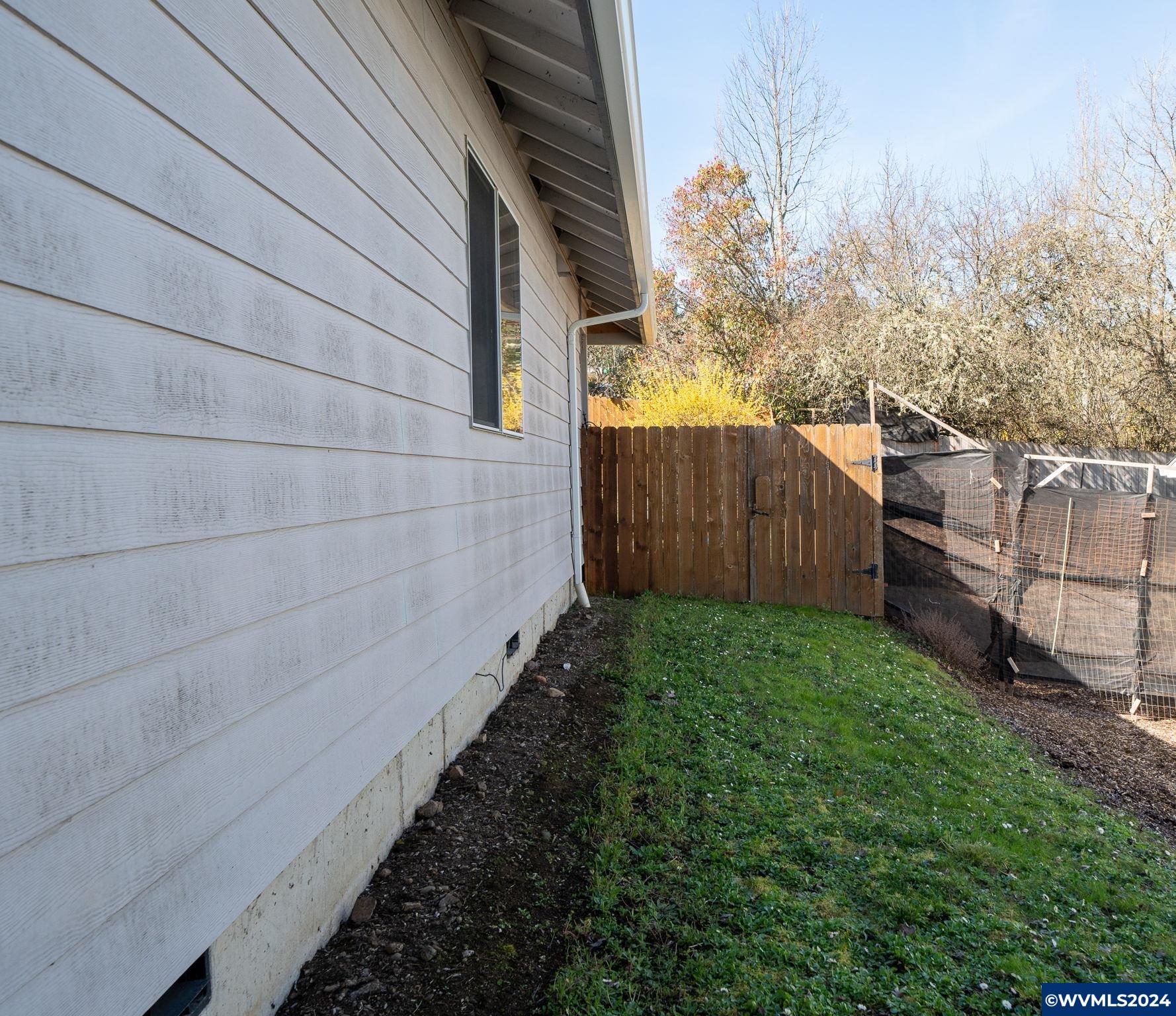 2582 NW Acey Wy
