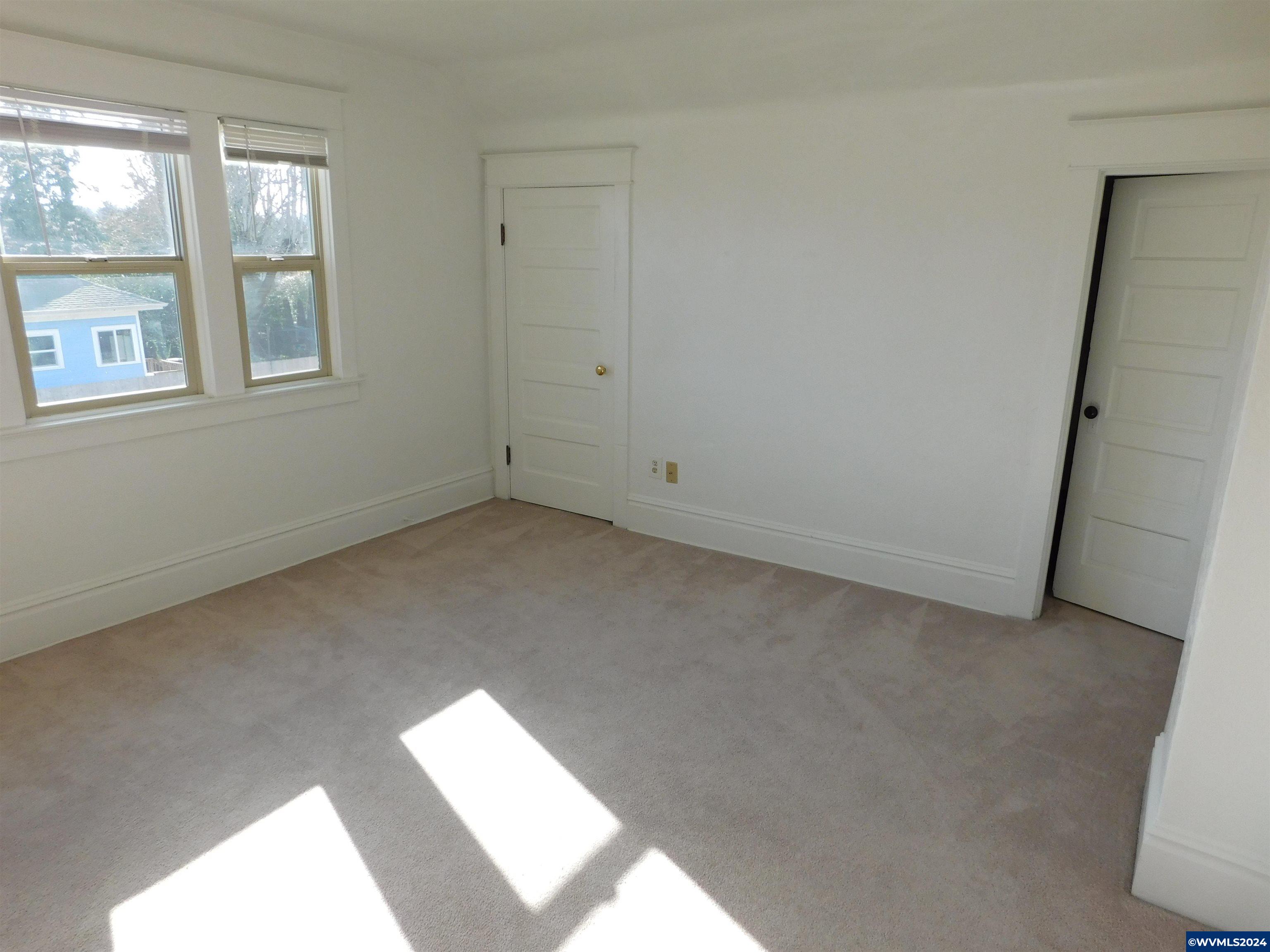 215 14th St SE