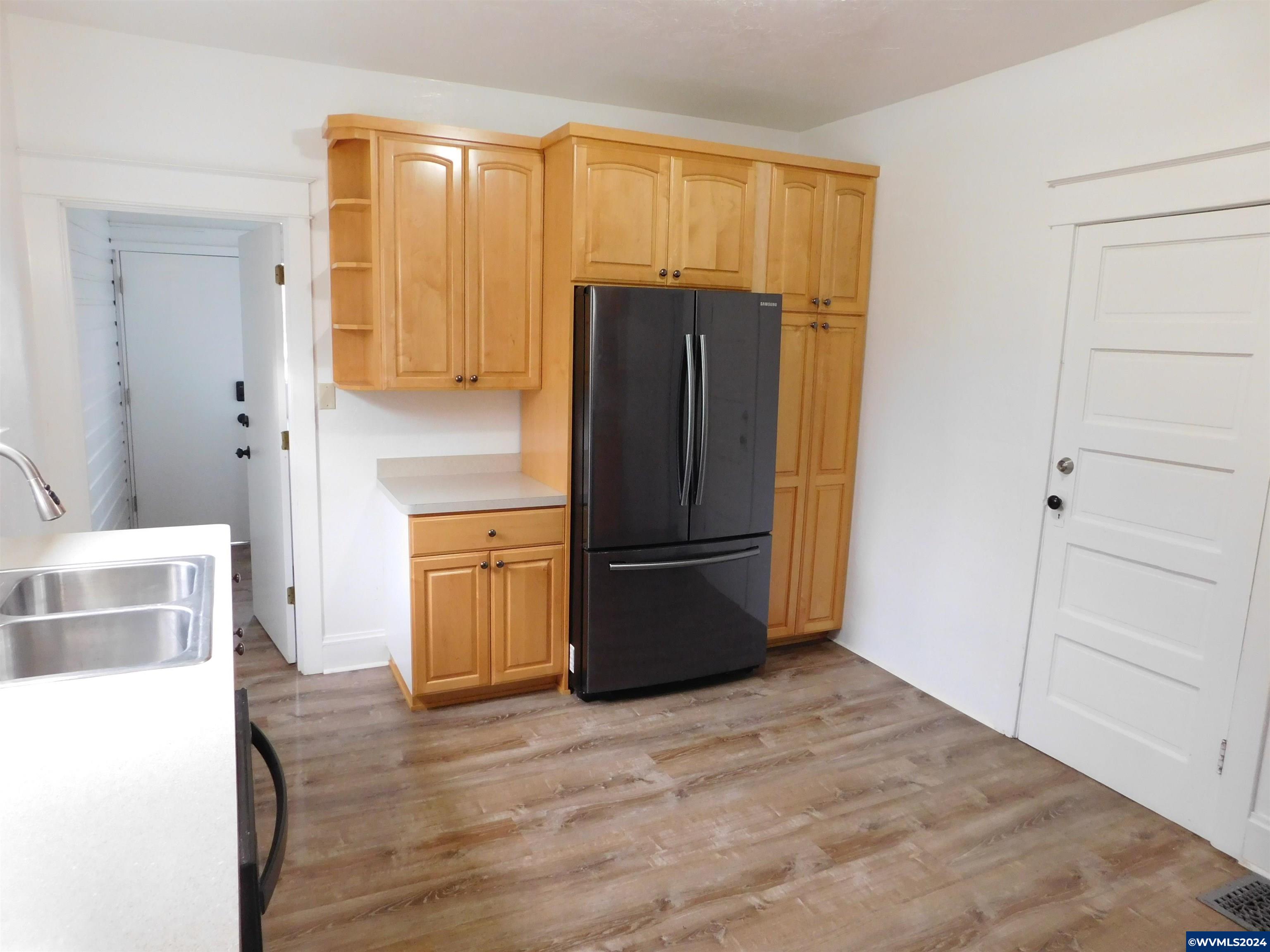 215 14th St SE