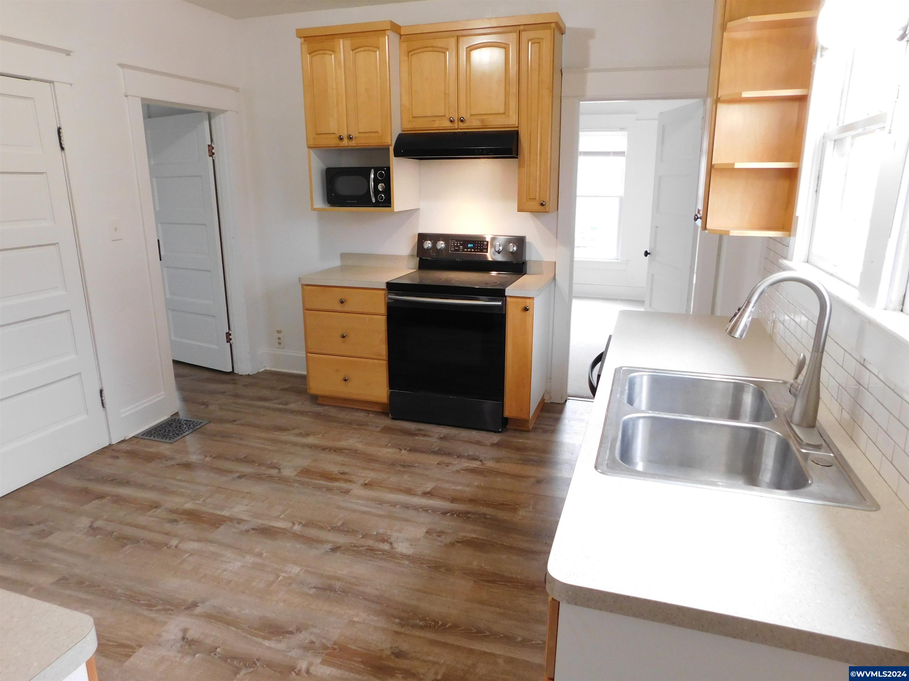 215 14th St SE