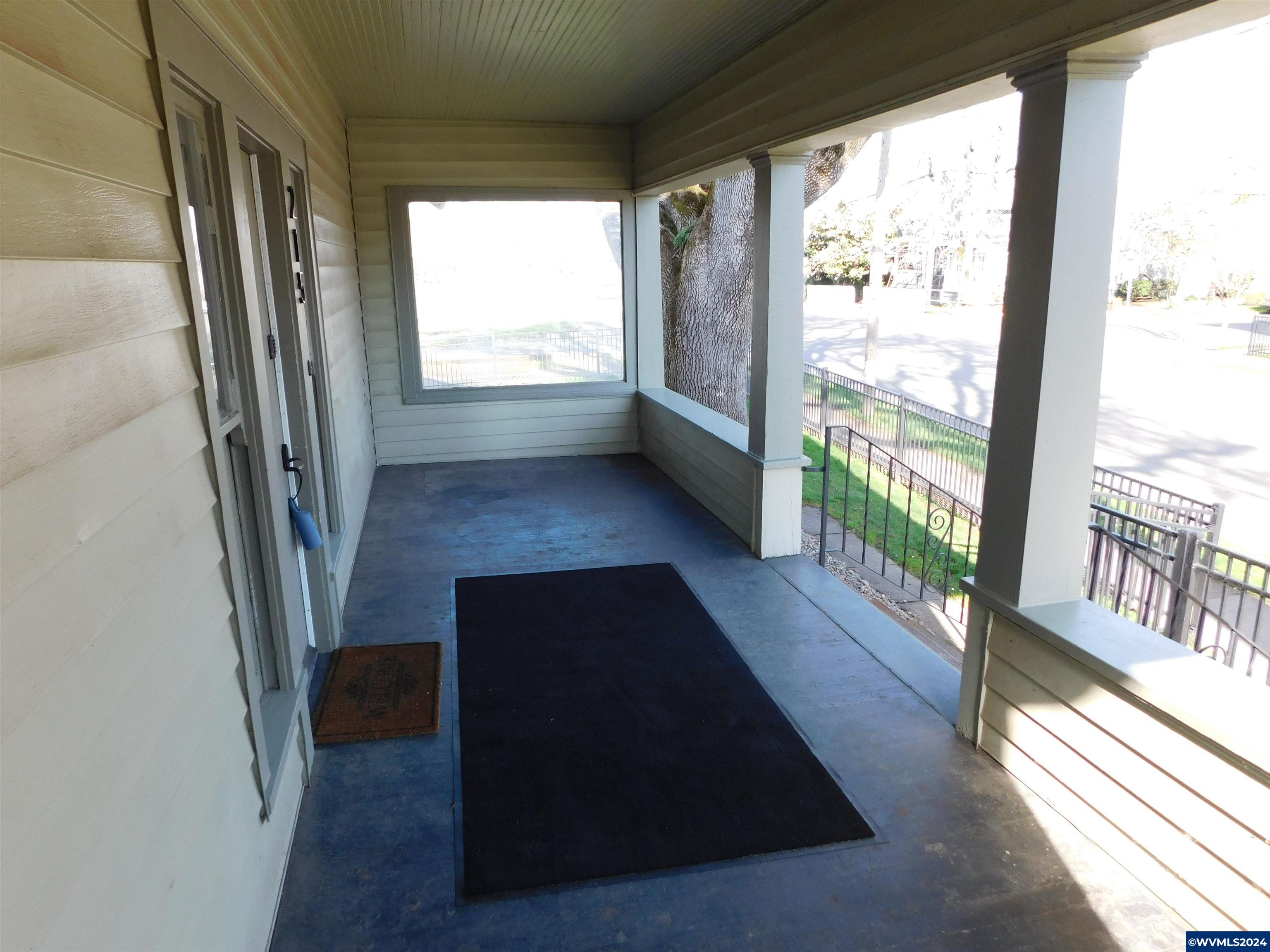 215 14th St SE