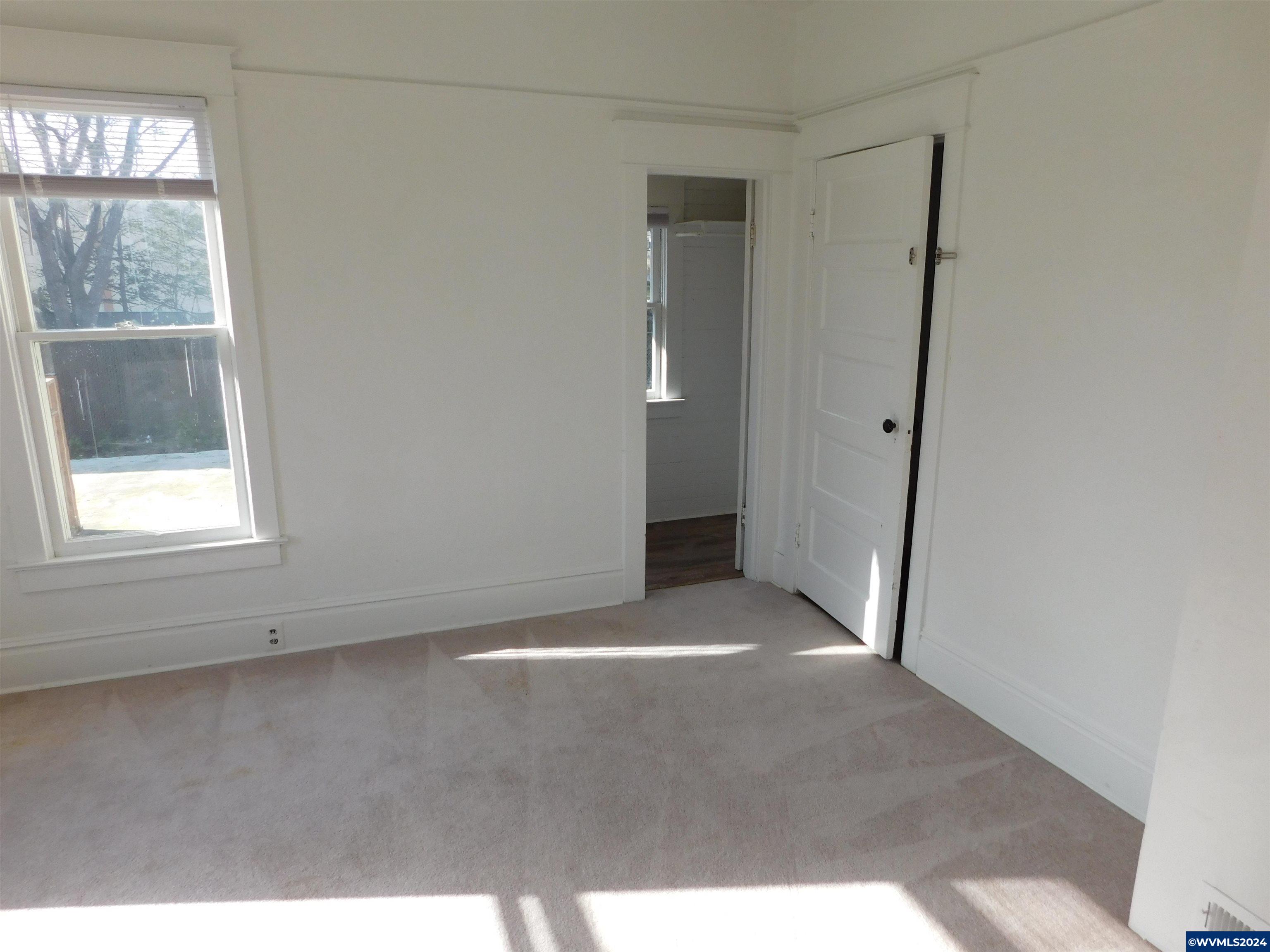 215 14th St SE