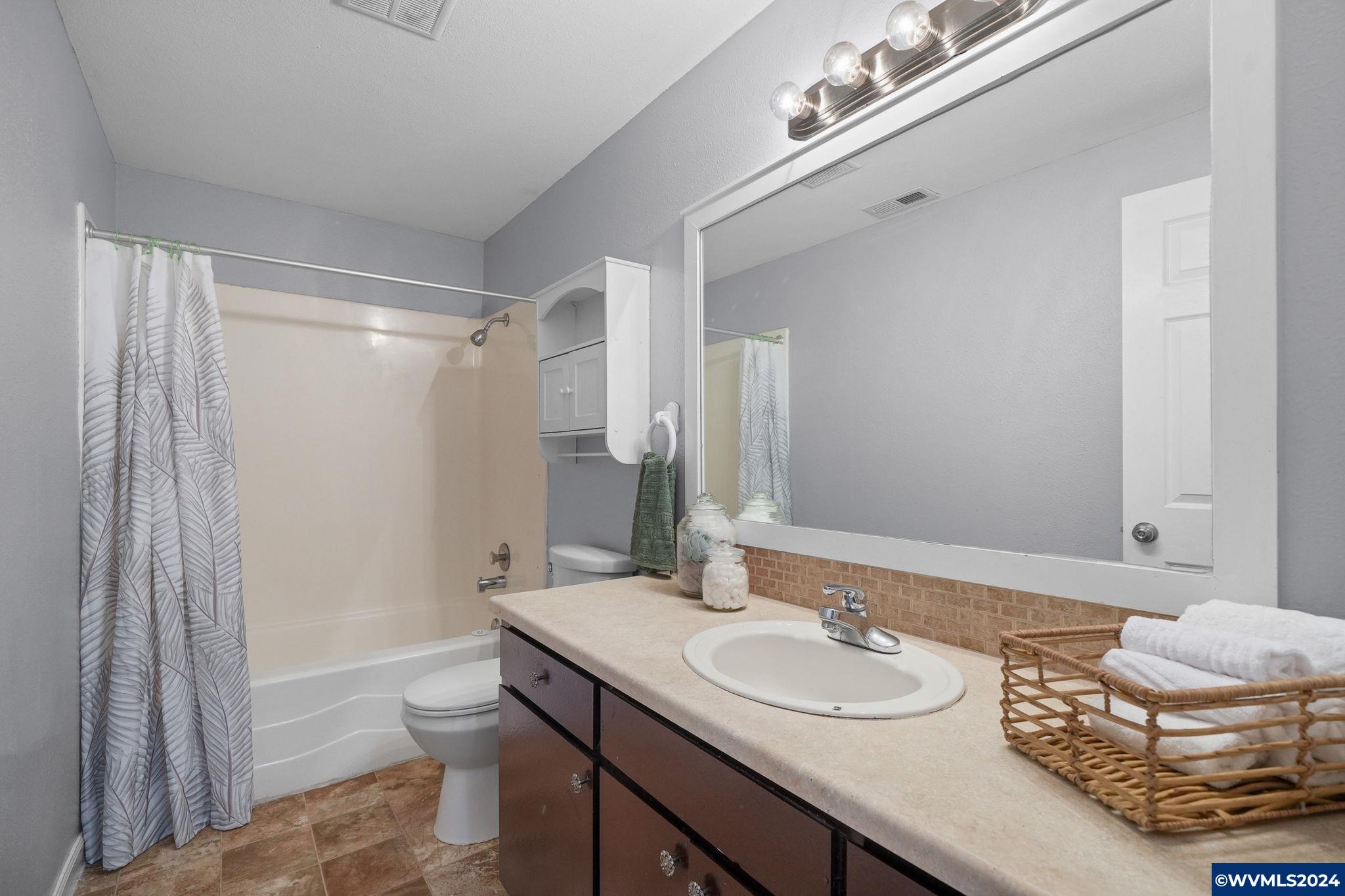 3613 Tudor Wy SE
