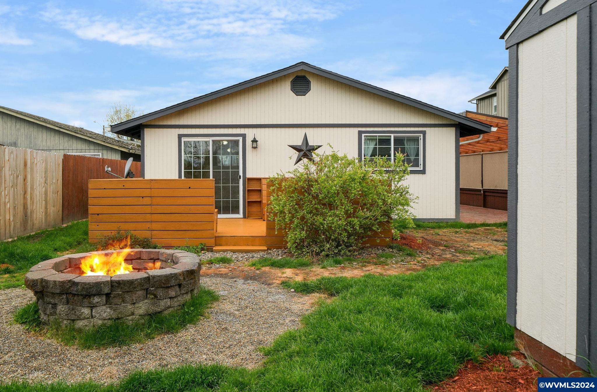 3613 Tudor Wy SE