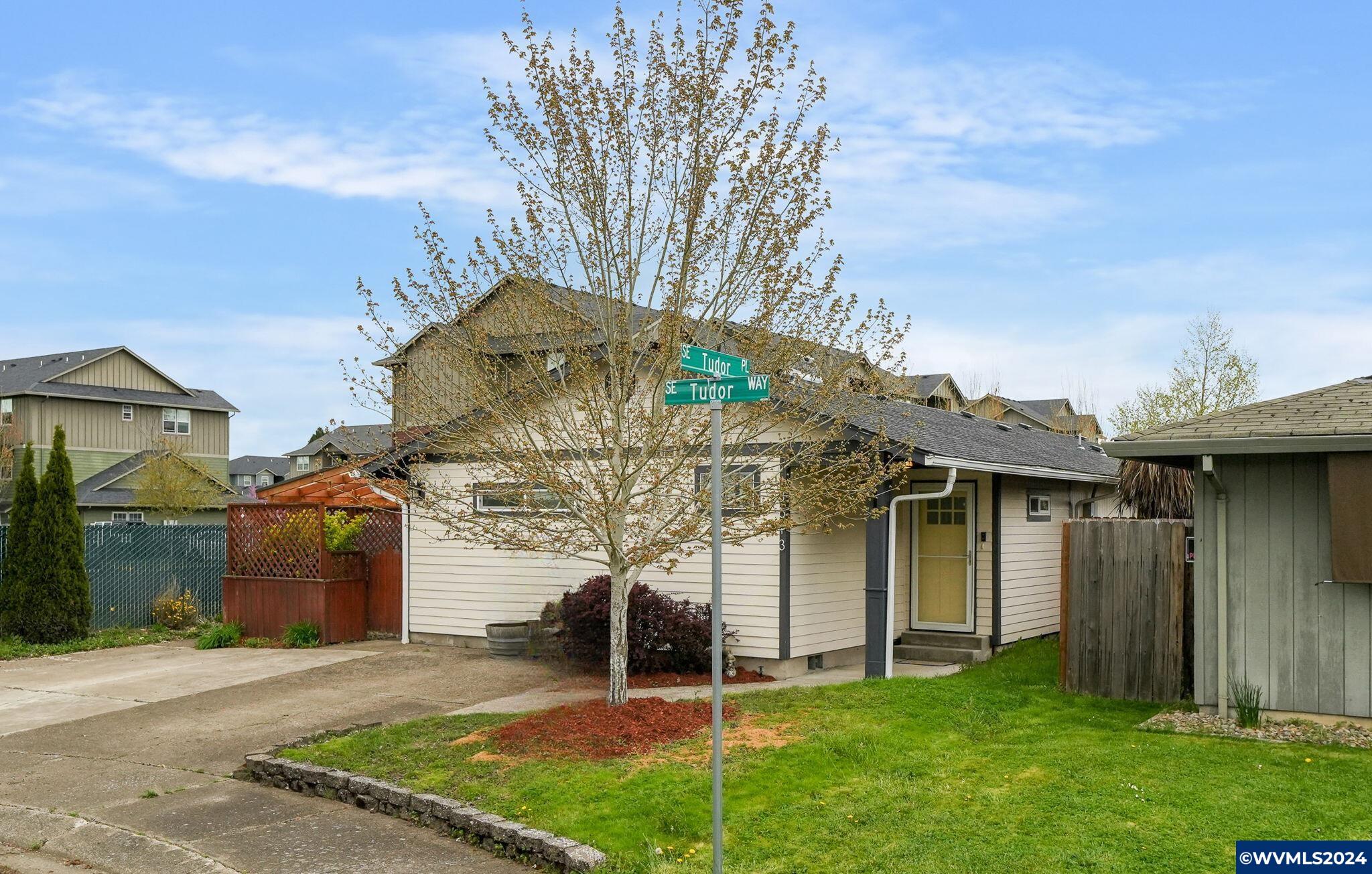3613 Tudor Wy SE