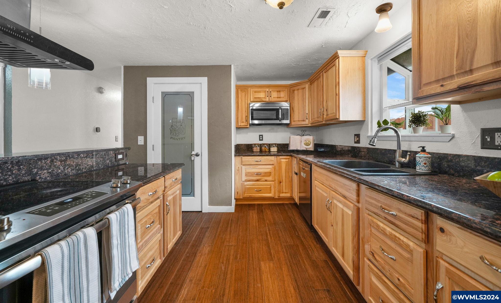 3613 Tudor Wy SE