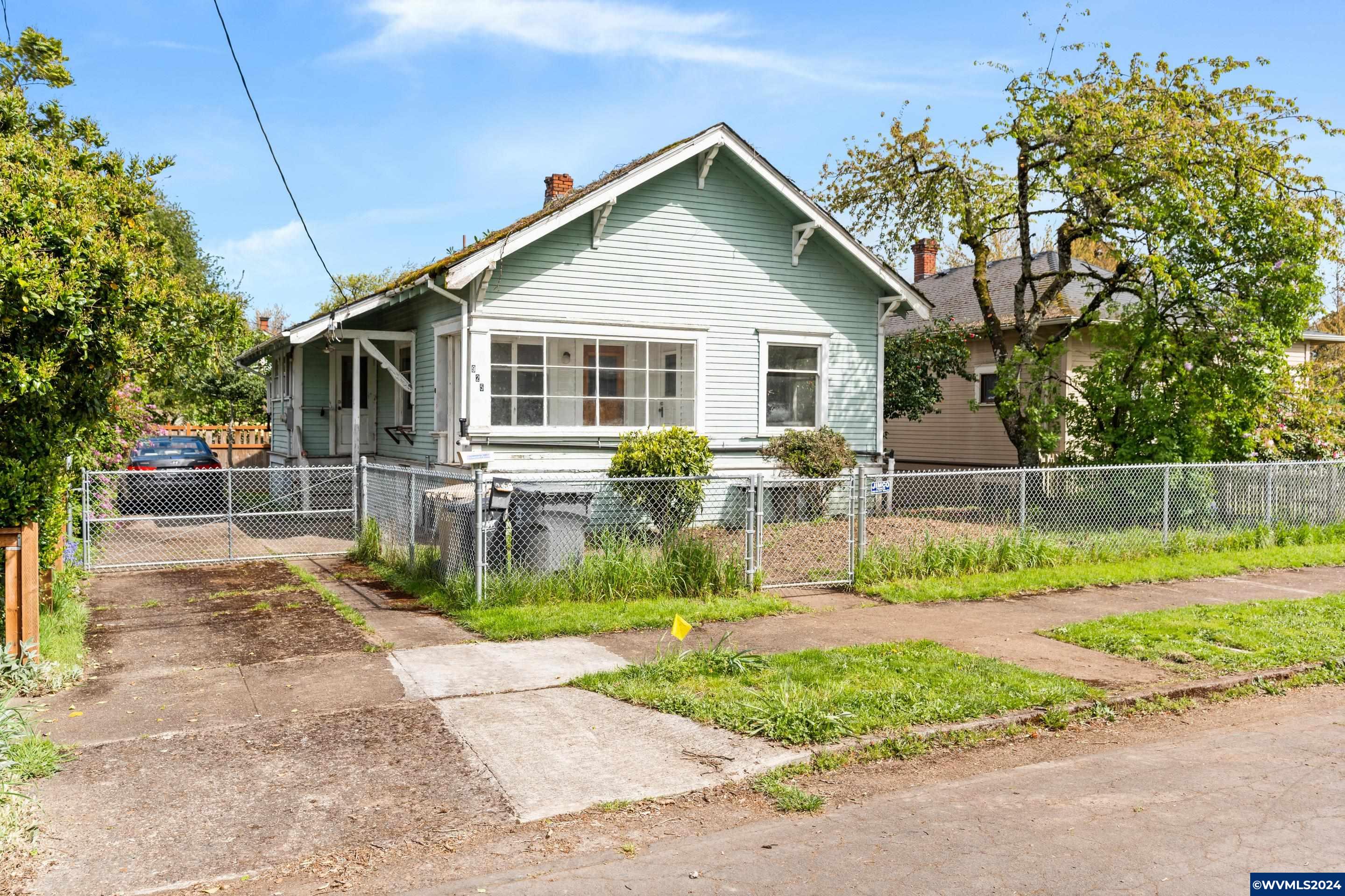 Discover the charm of yesteryears in this vintage 1910 fixer-upper nestled in Albany's Monteith's Southern Addition. Unveil the potential of this historical gem, ripe for restoration and revival. Relish in the convenience of proximity to local amenities, parks, and renowned historical landmarks. With a discerning eye and creative touch, transform this diamond in the rough into a masterpiece, adding significant value along the way. This property is offered in its current condition, presenting an ideal opportunity for cash buyers seeking an investment project. Sale to be AS-IS, cash only.