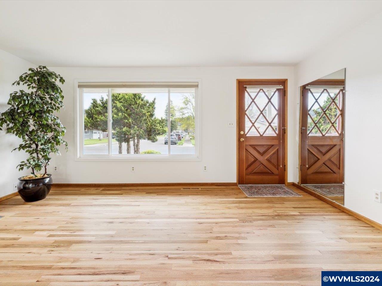 1130 NW Maple Av