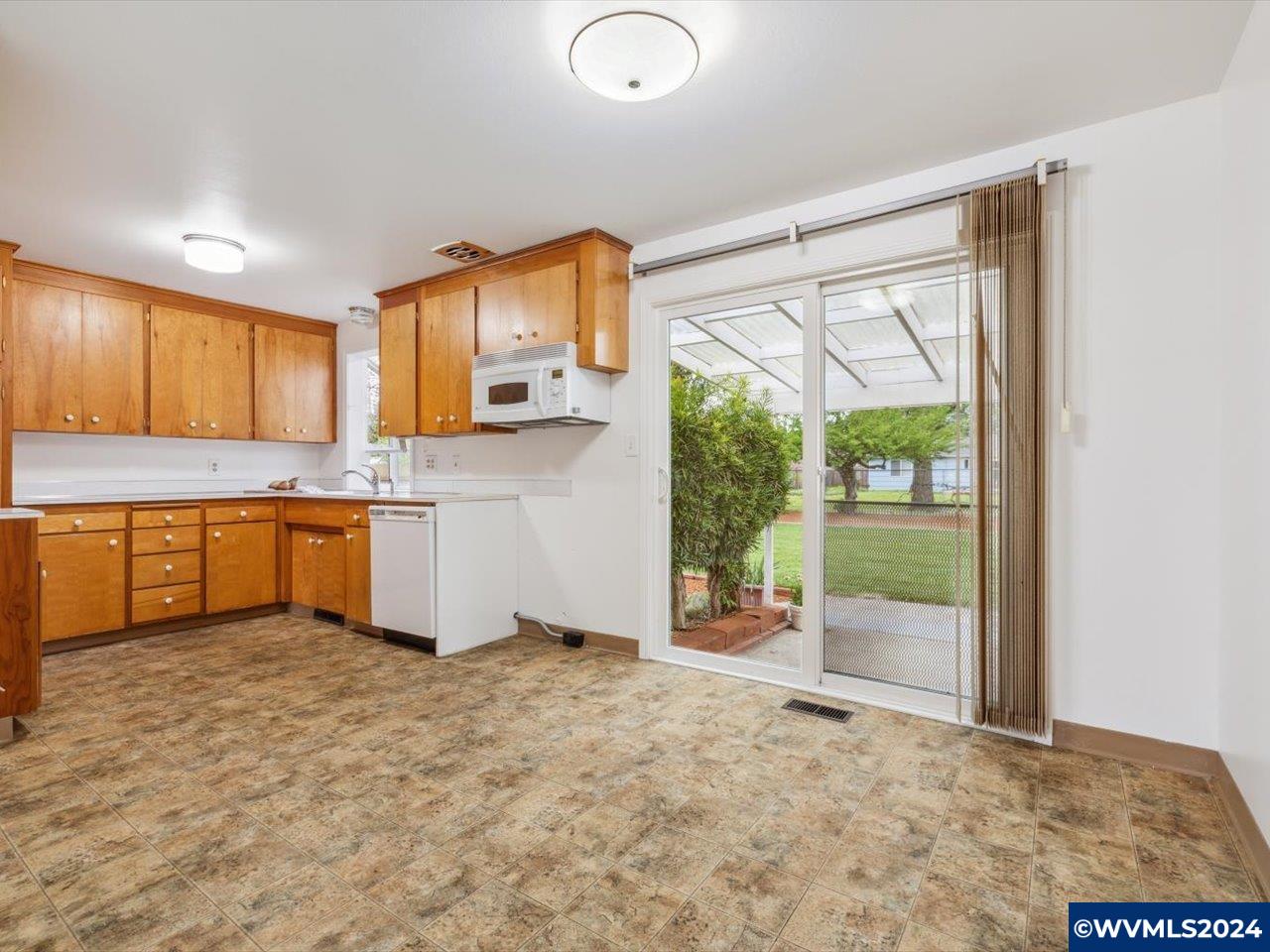 1130 NW Maple Av